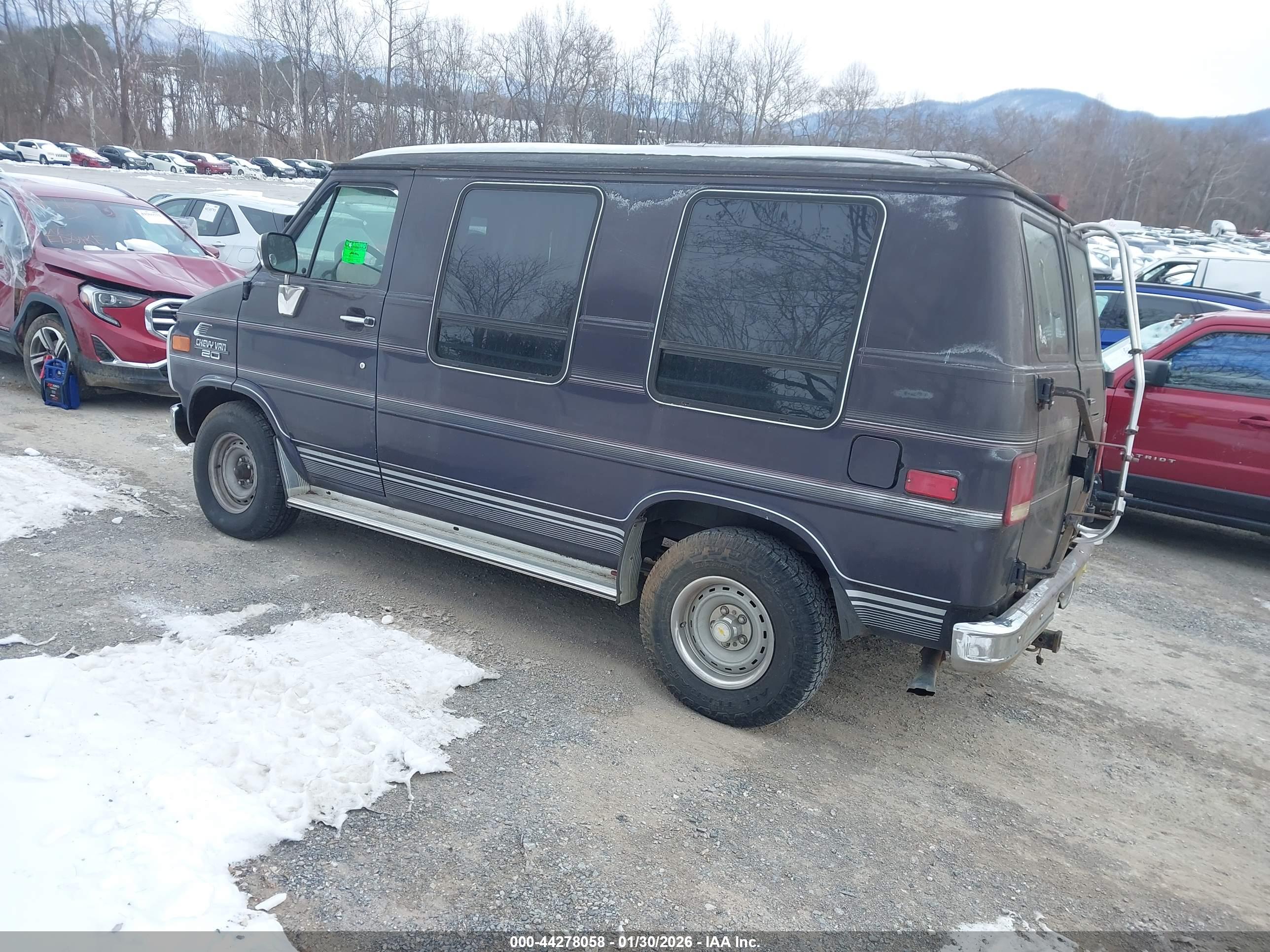 CHEVROLET G20 image 3