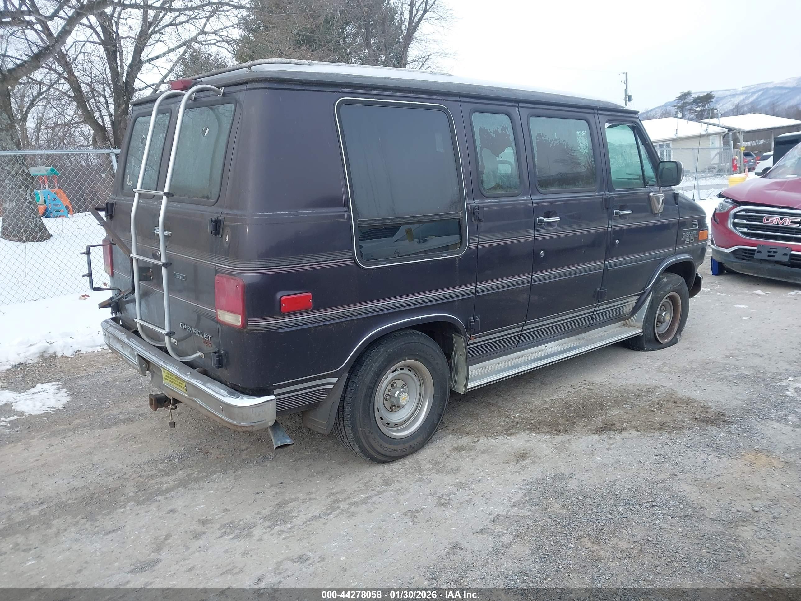 CHEVROLET G20 image 4