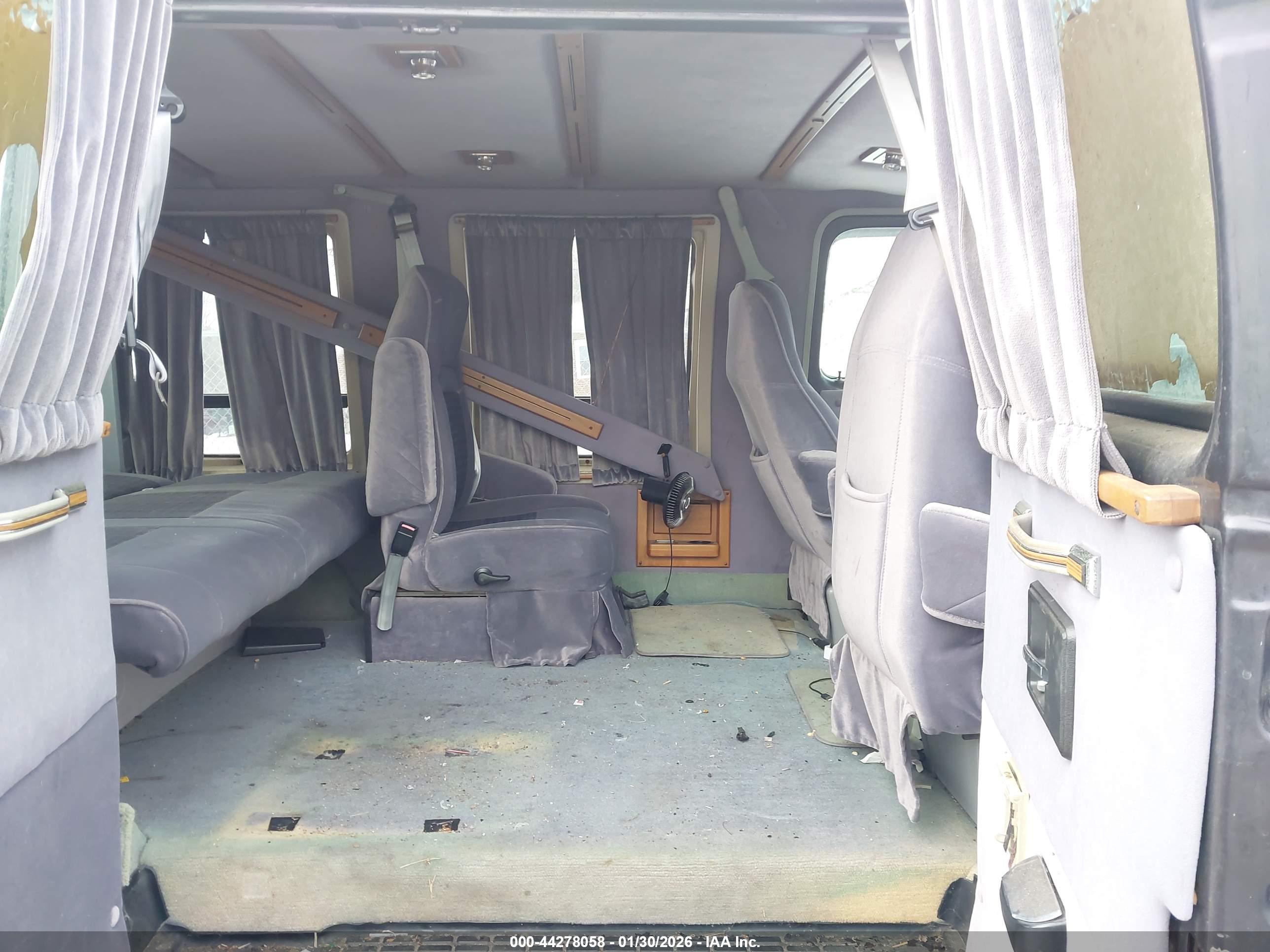 CHEVROLET G20 image 8