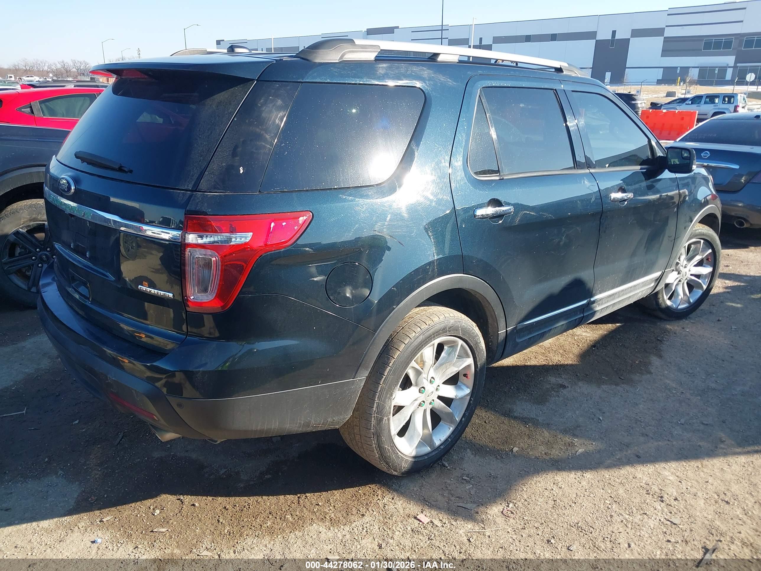 FORD EXPLORER image 4