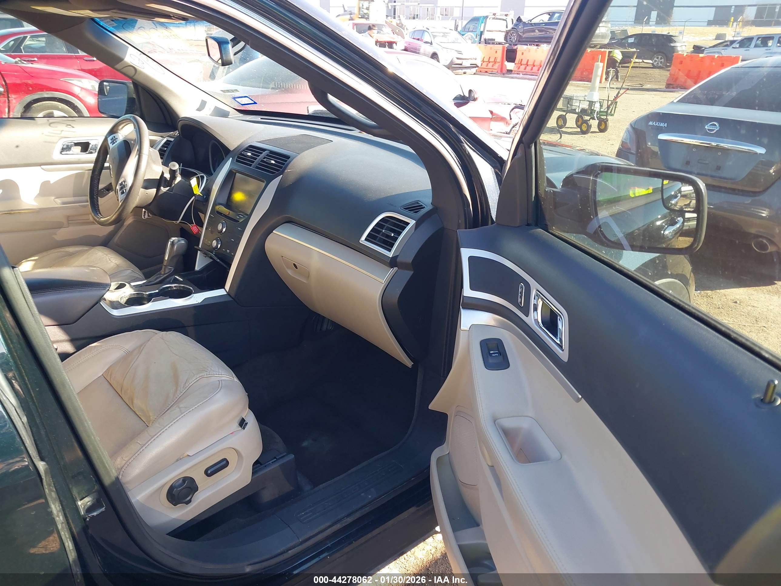 FORD EXPLORER image 5
