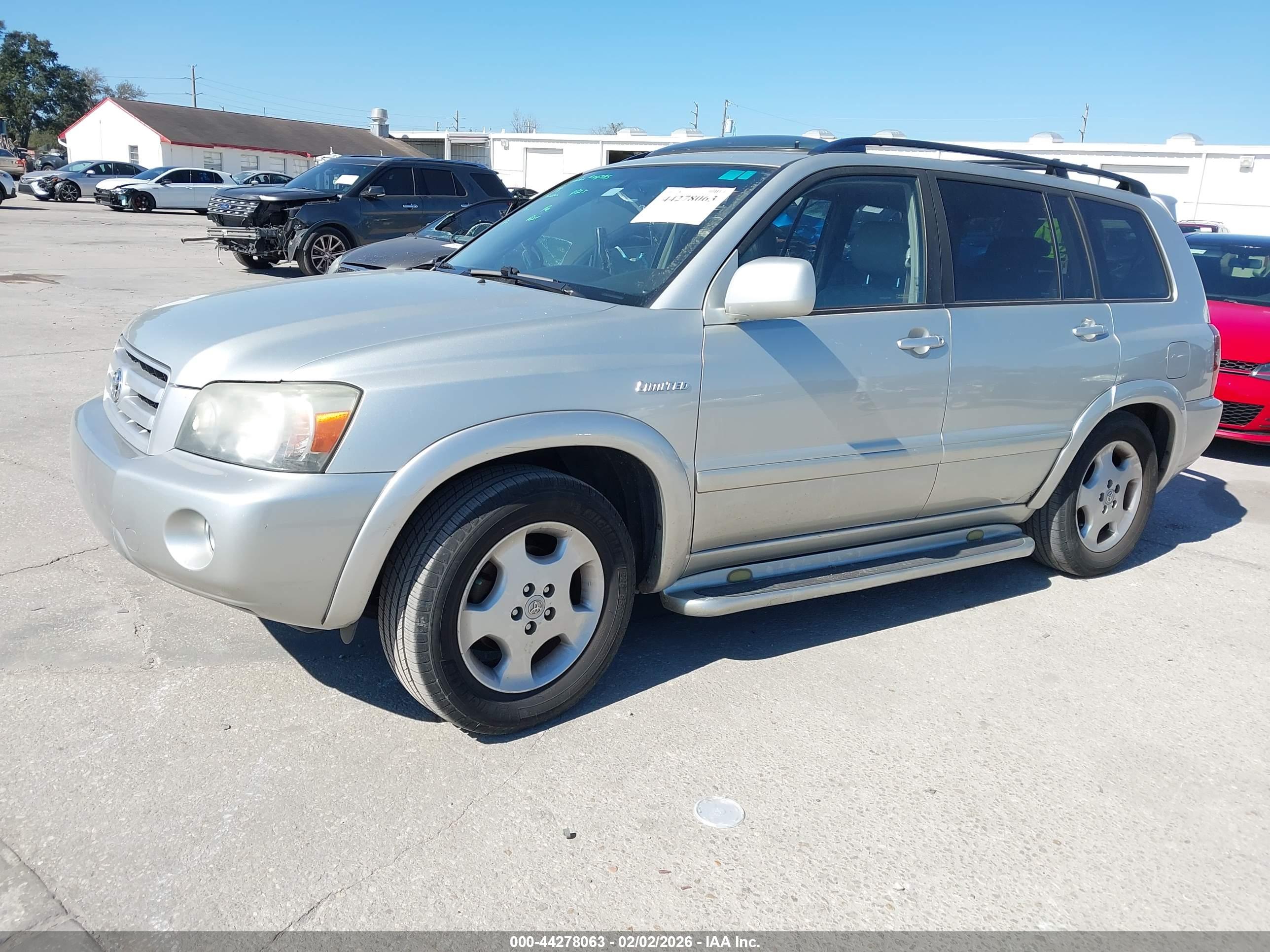 TOYOTA HIGHLANDER image 2
