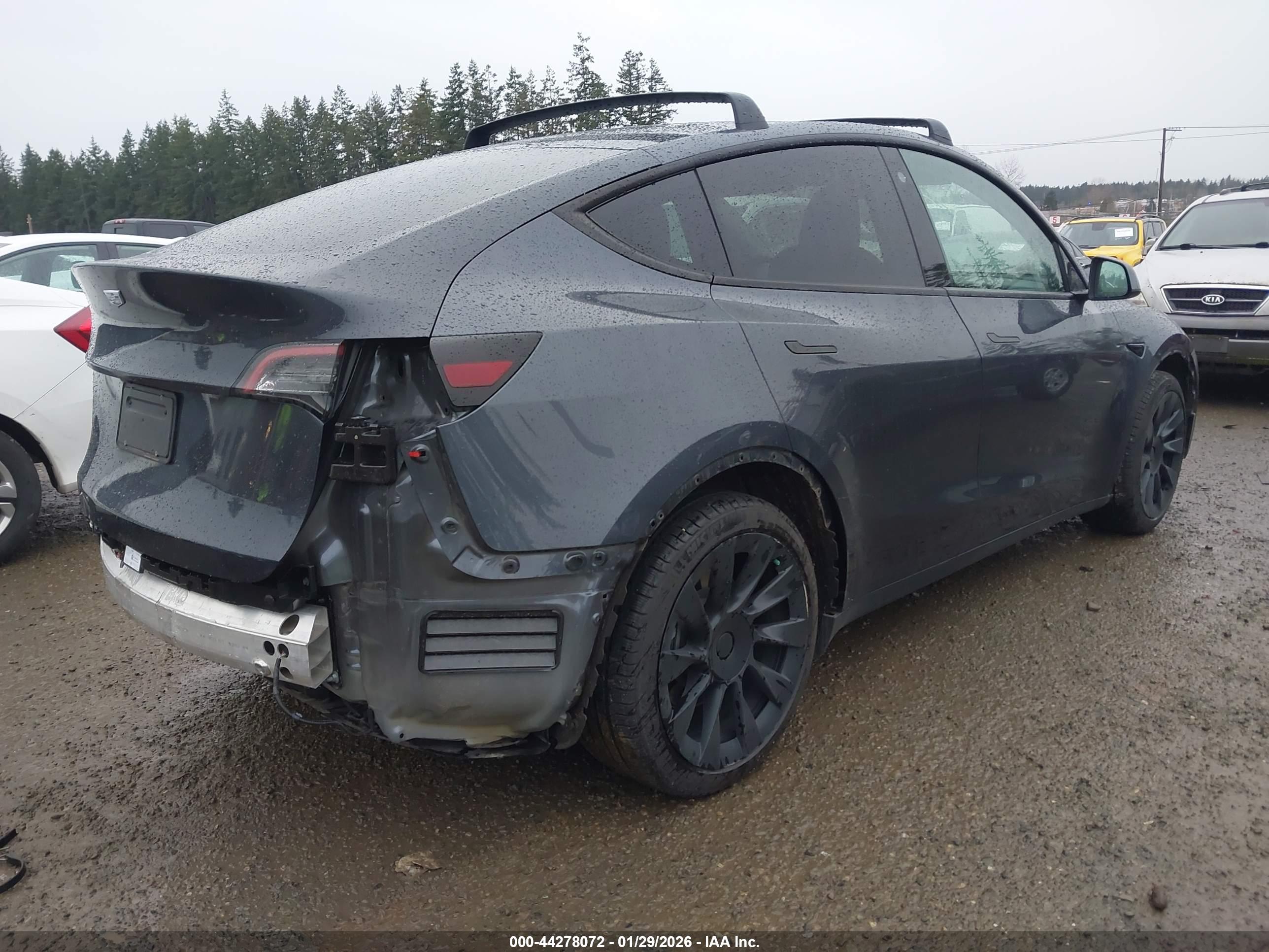 TESLA MODEL image 4