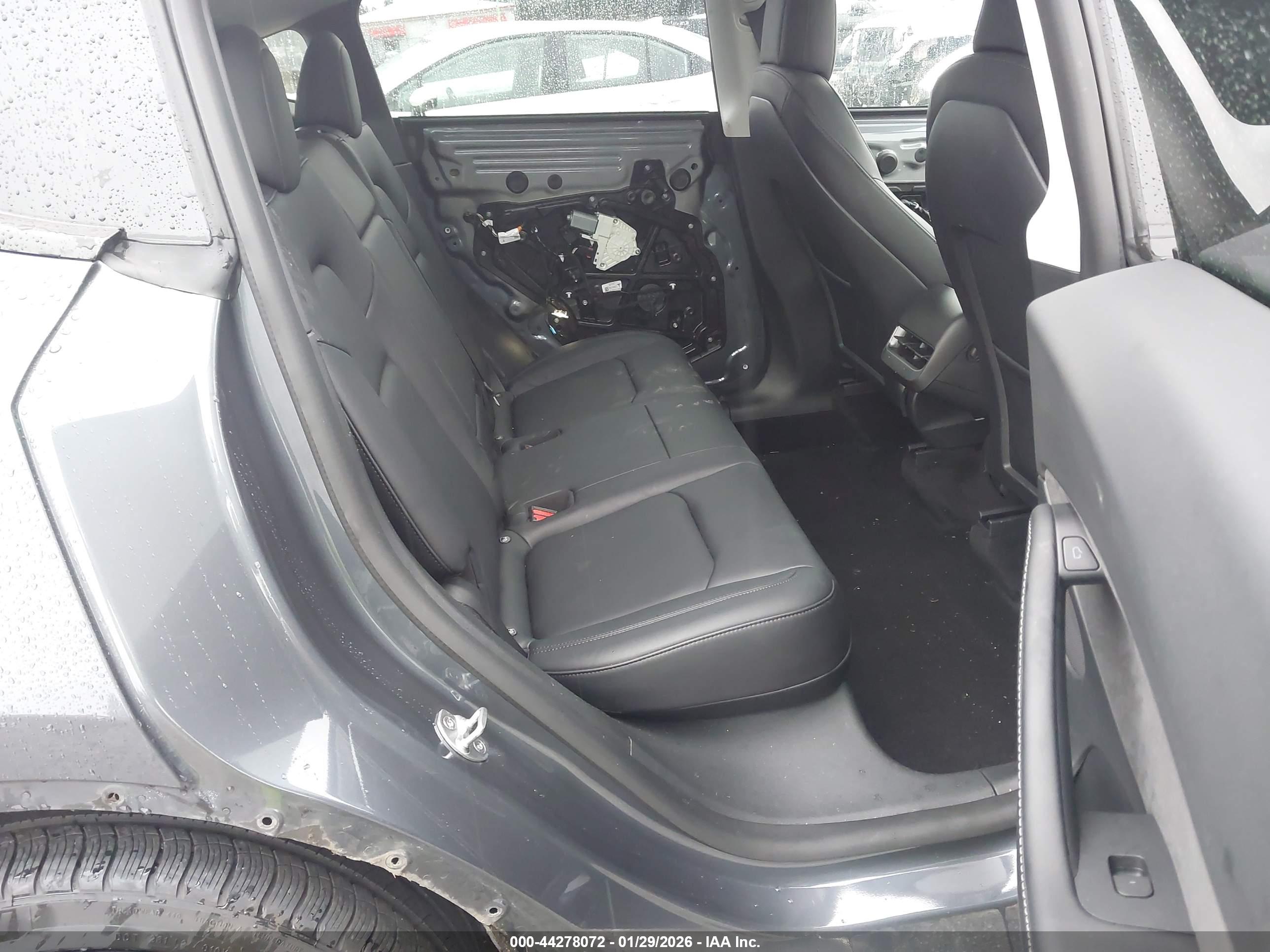TESLA MODEL image 8