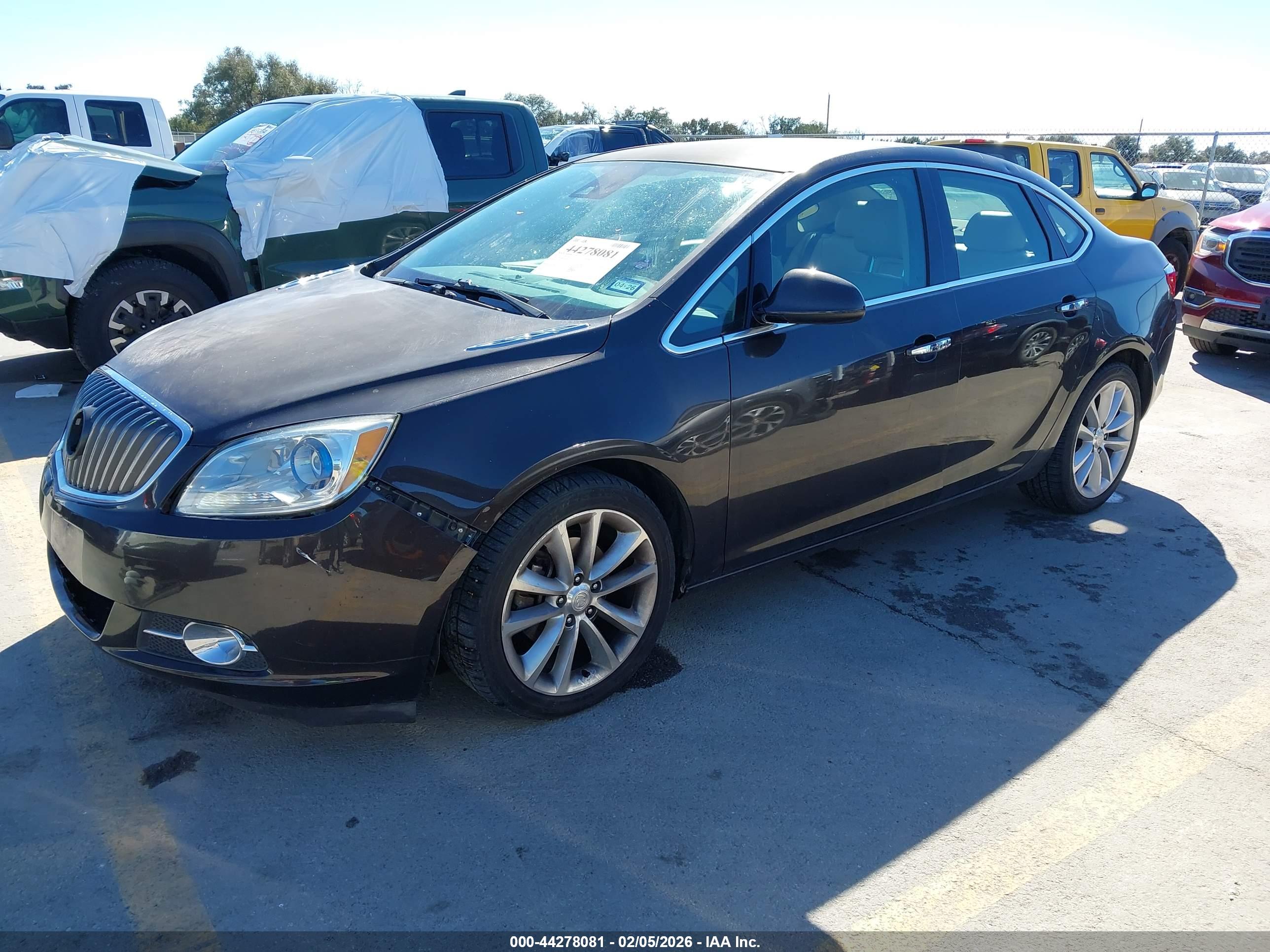 BUICK VERANO image 2