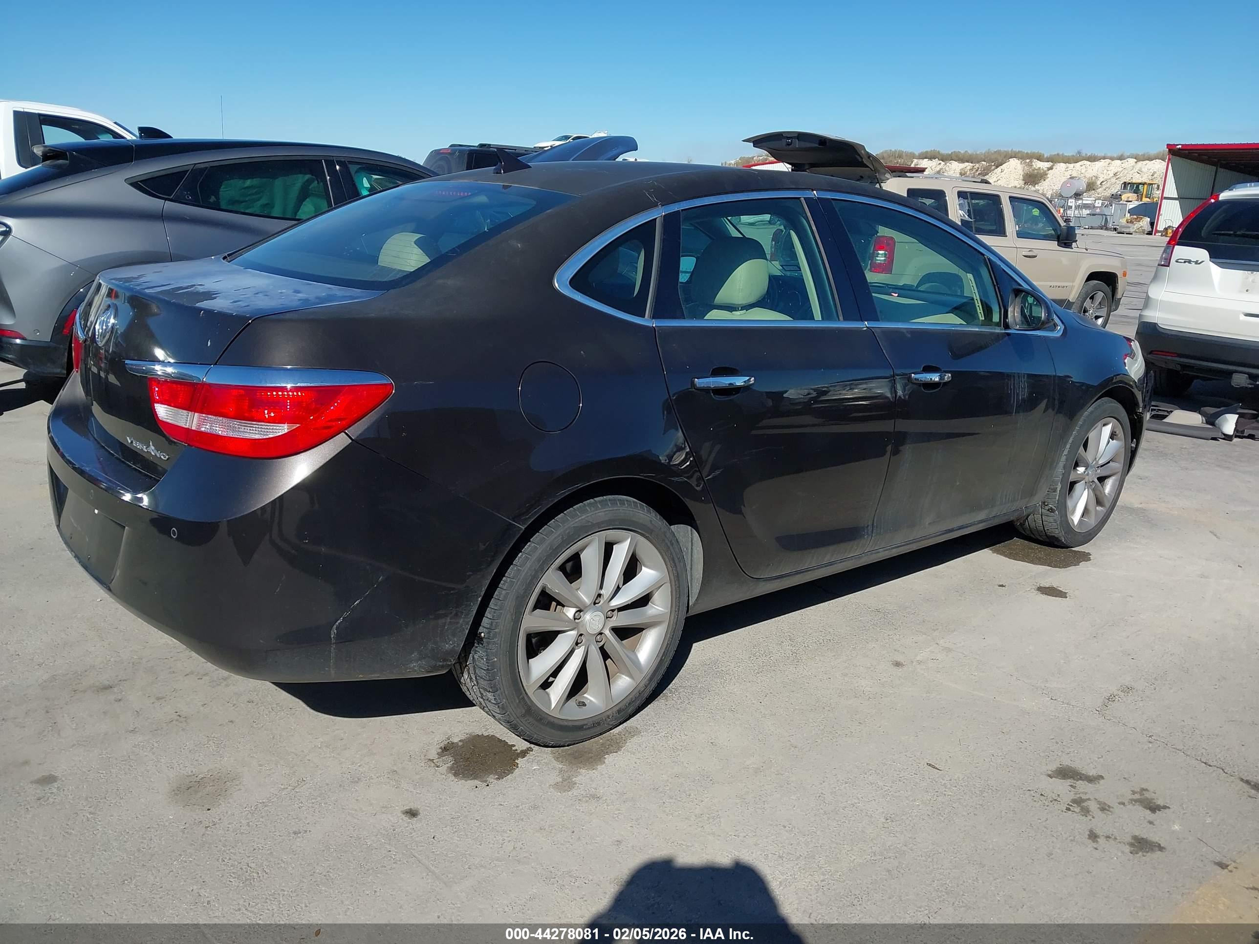 BUICK VERANO image 4