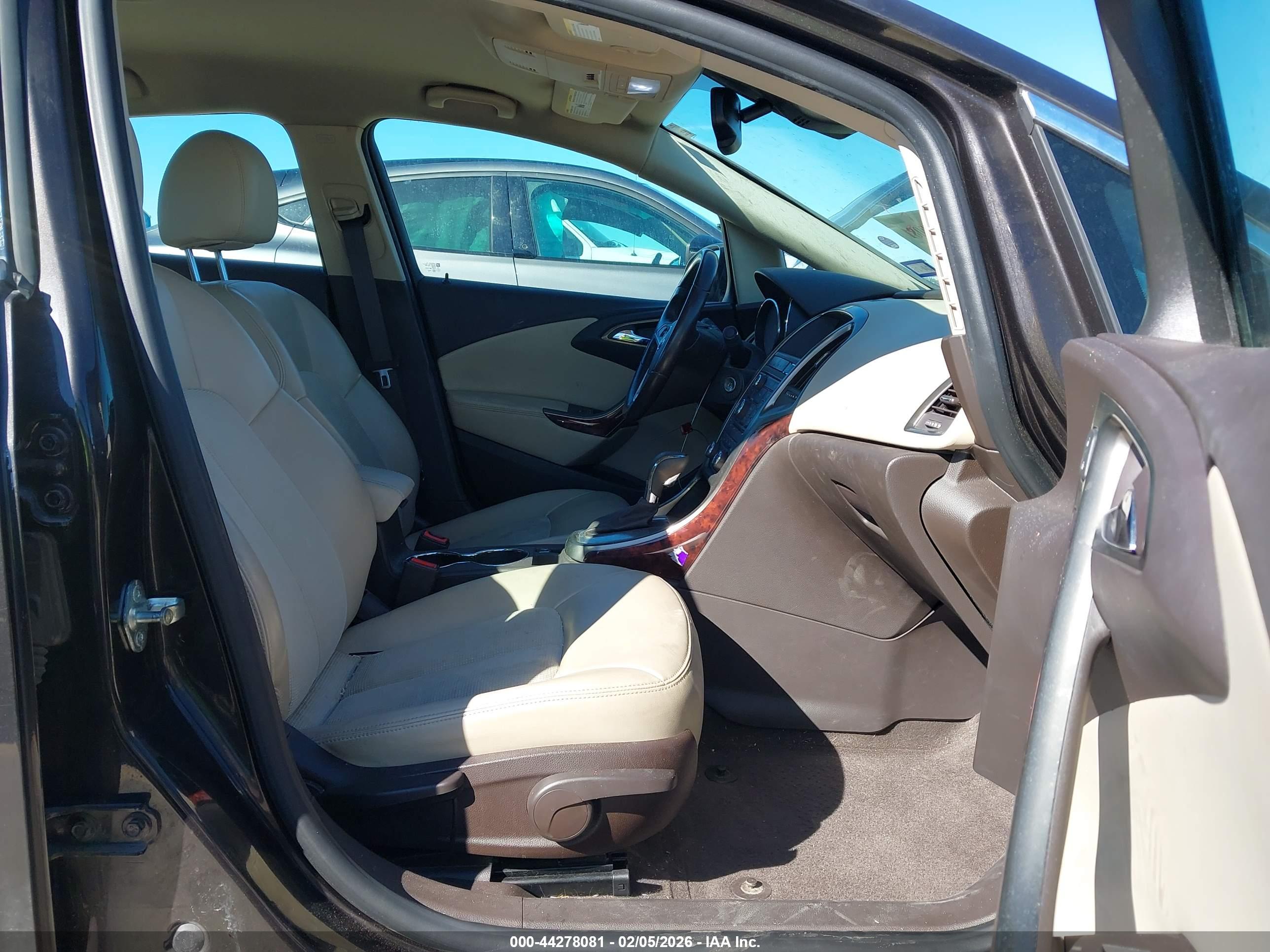 BUICK VERANO image 5