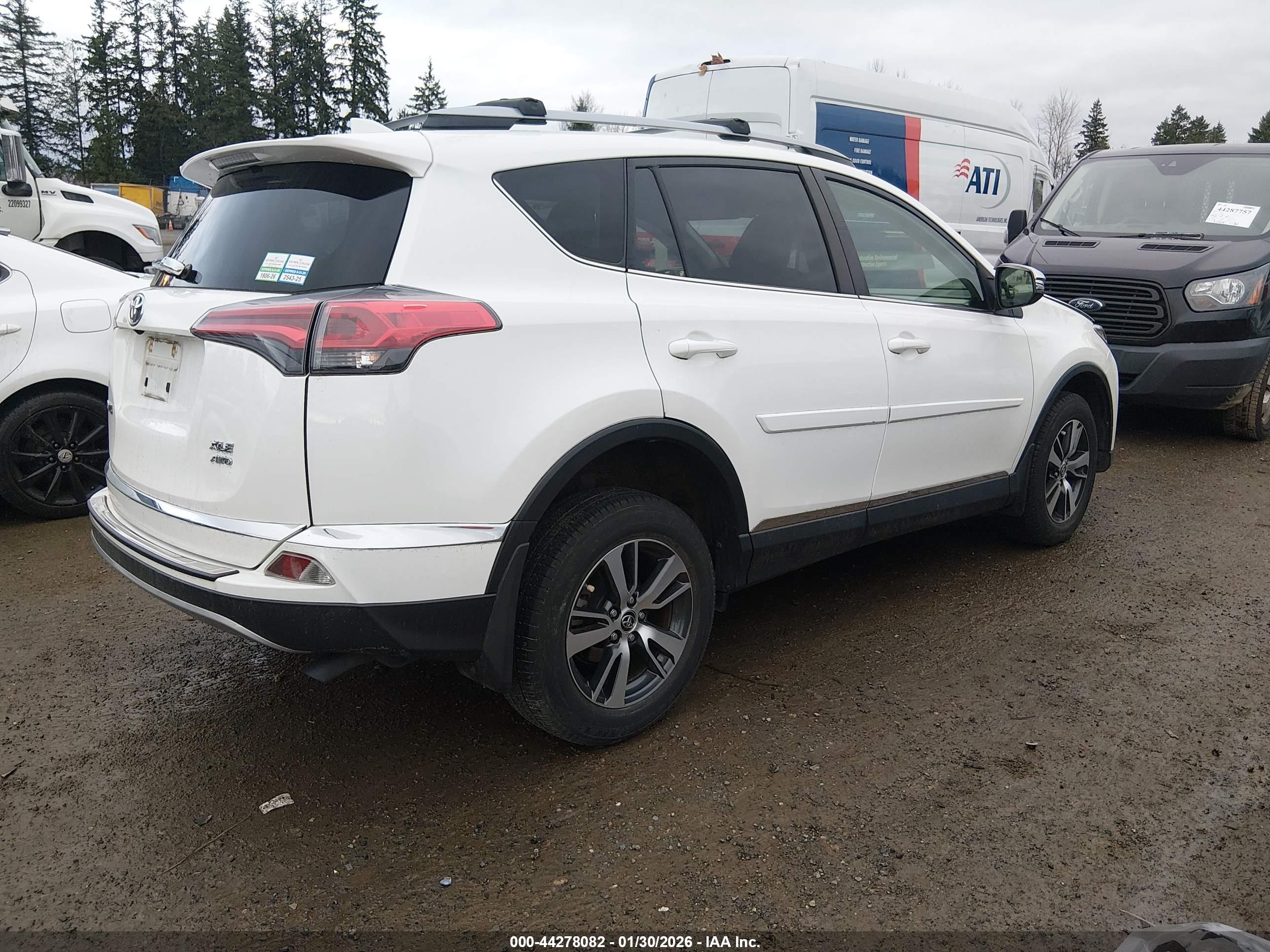 TOYOTA RAV4 image 4