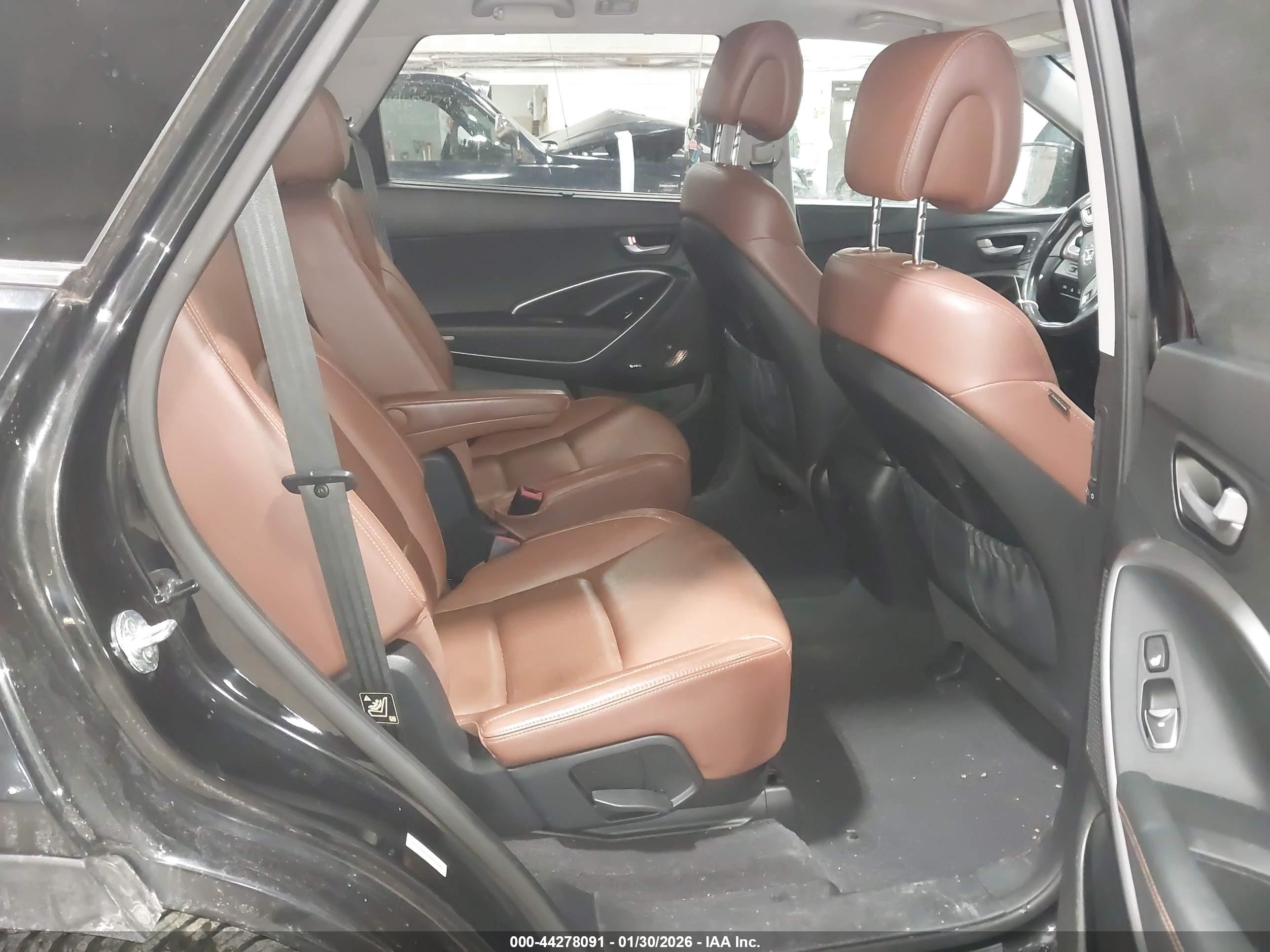 HYUNDAI SANTA image 8