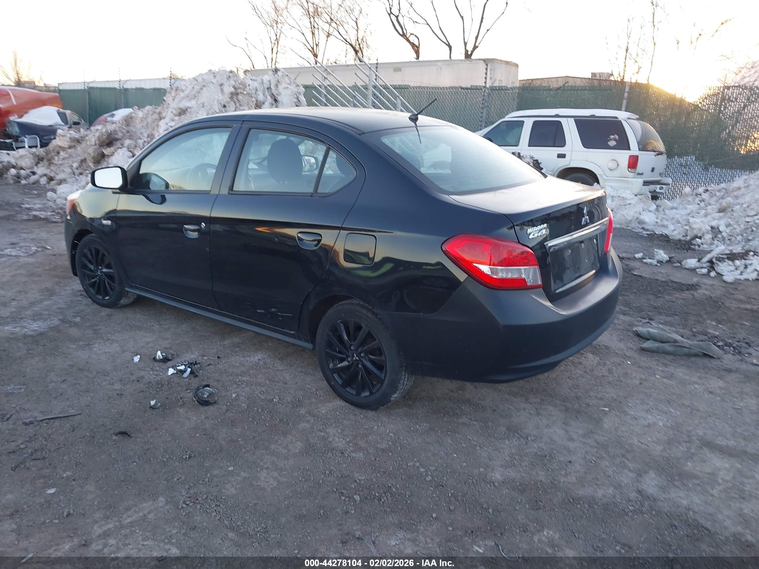 MITSUBISHI MIRAGE image 3
