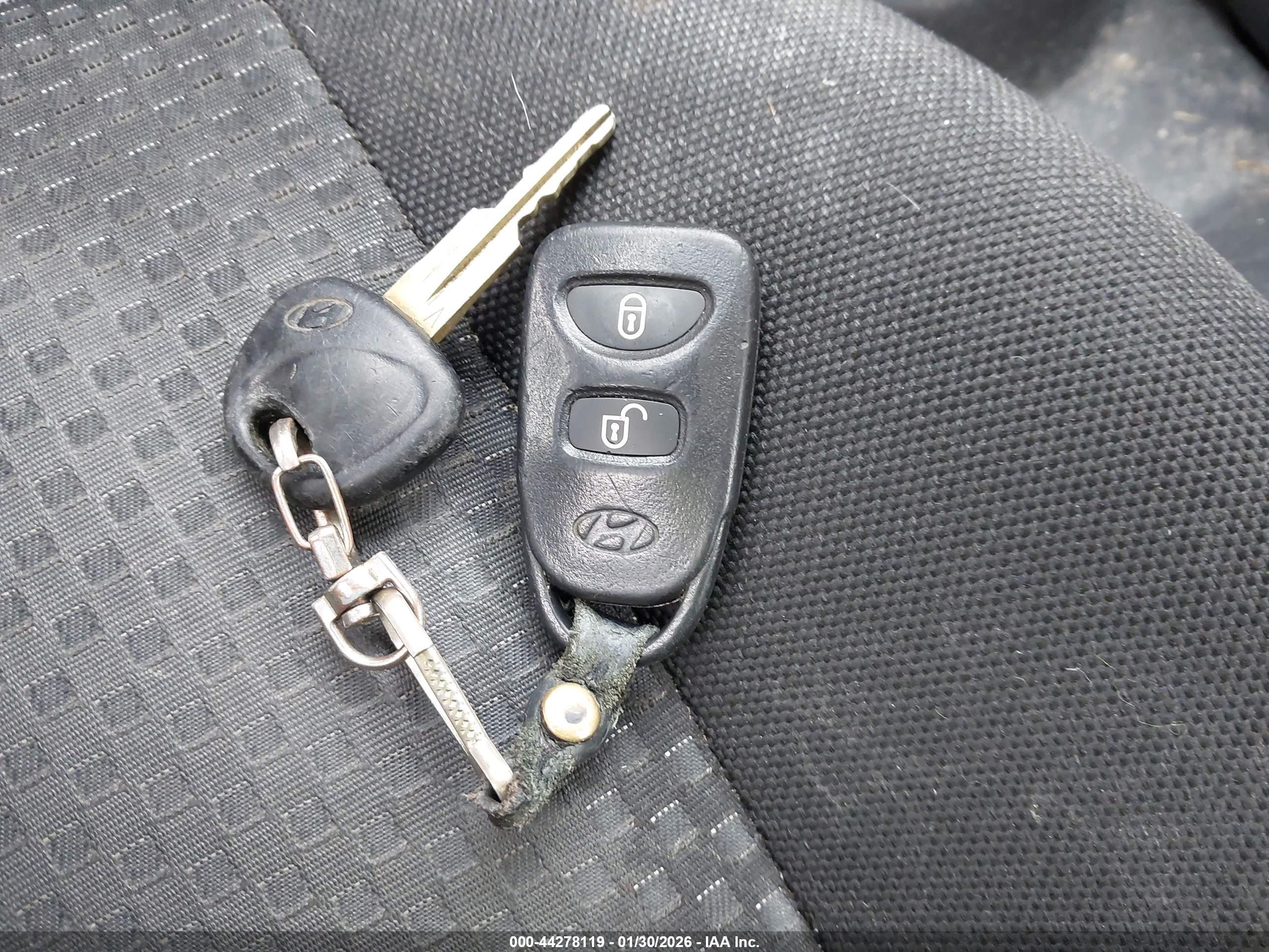HYUNDAI ACCENT image 11