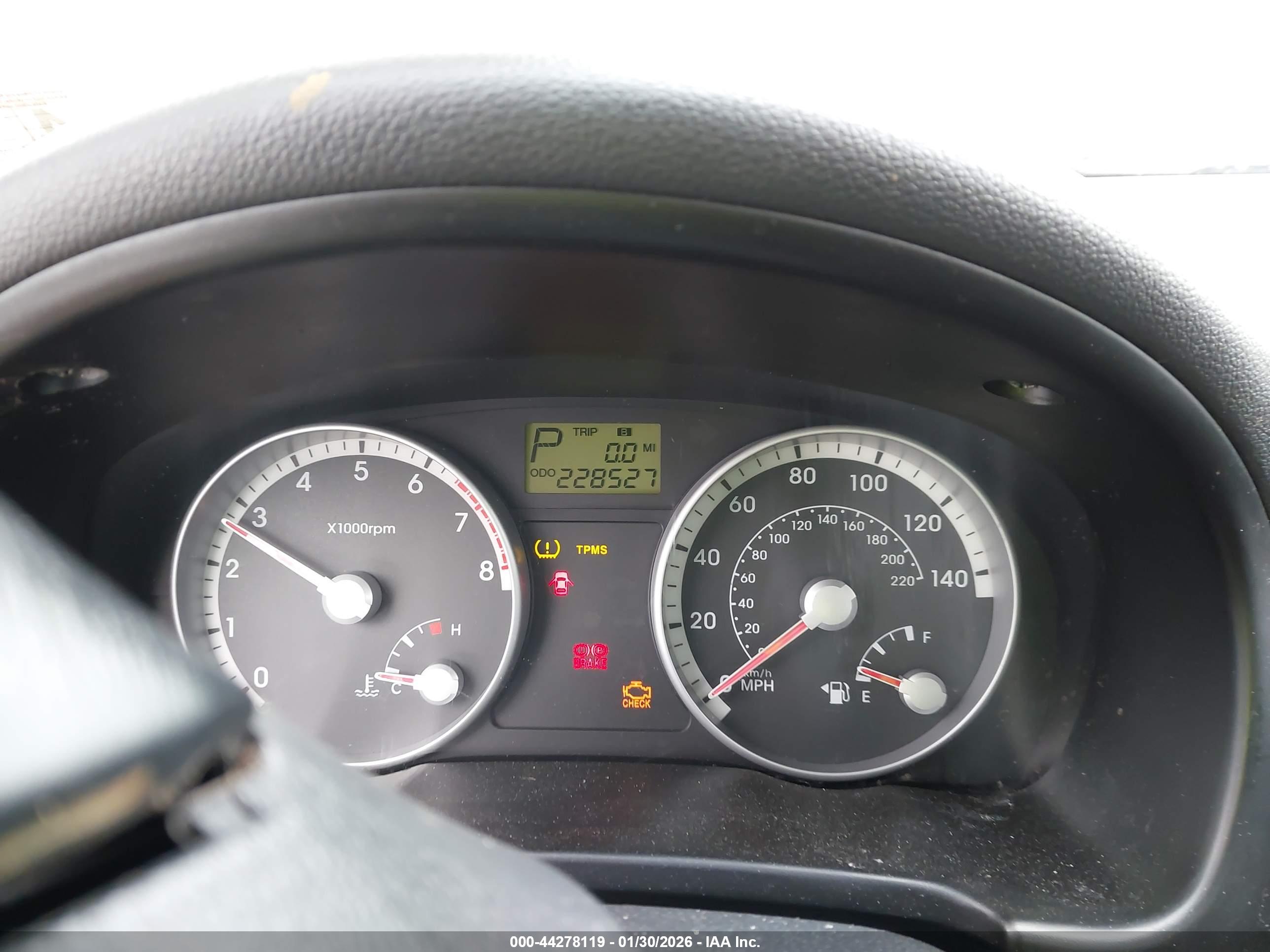 HYUNDAI ACCENT image 7