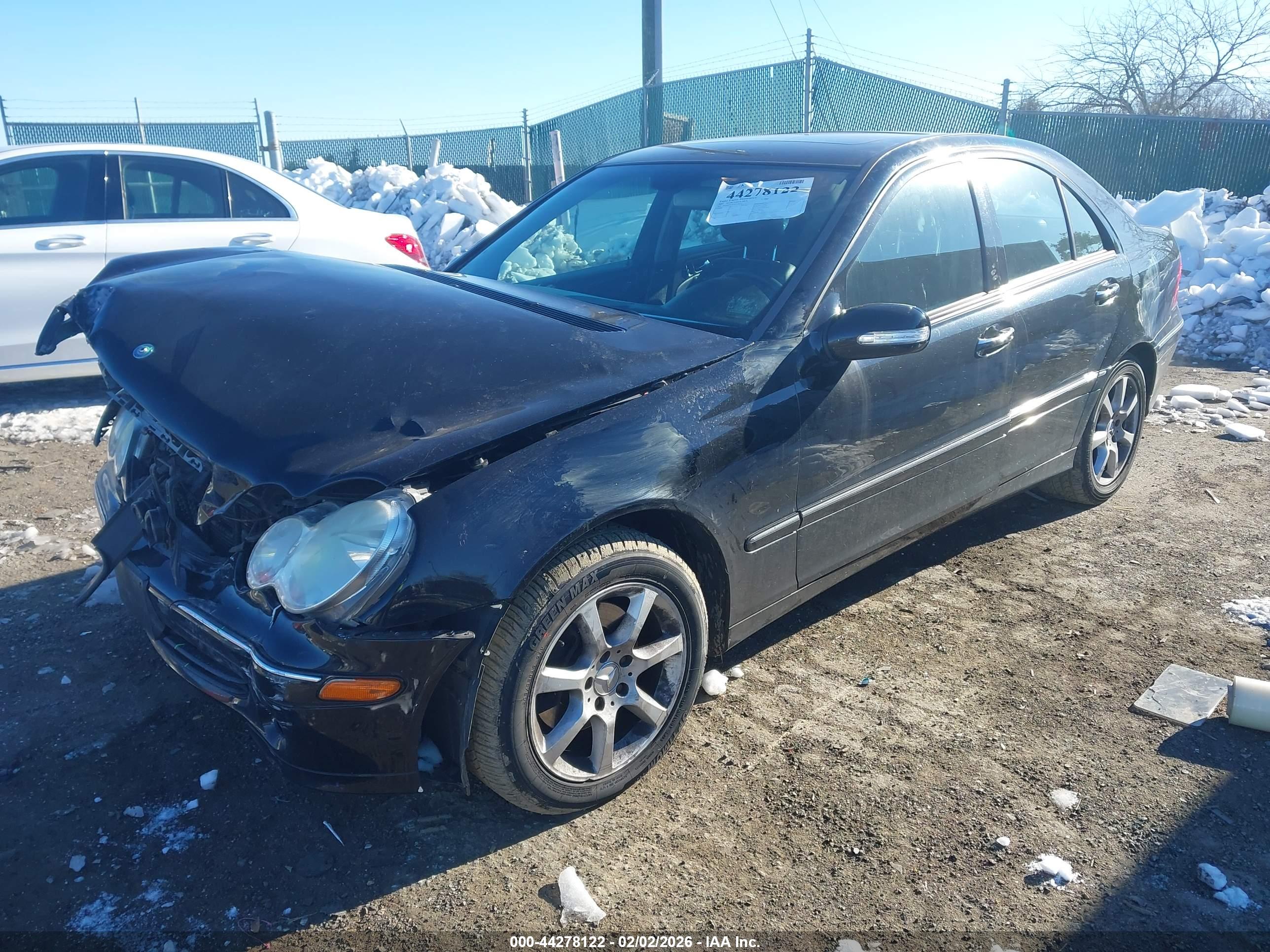 MERCEDES-BENZ C image 2