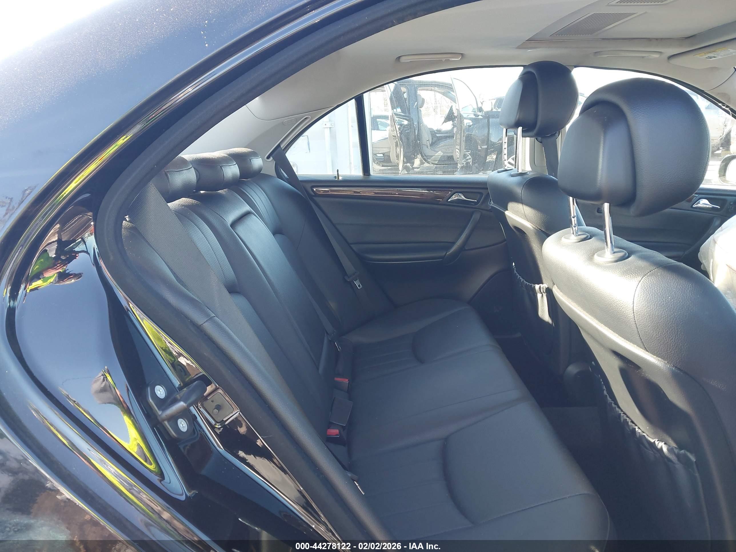 MERCEDES-BENZ C image 8