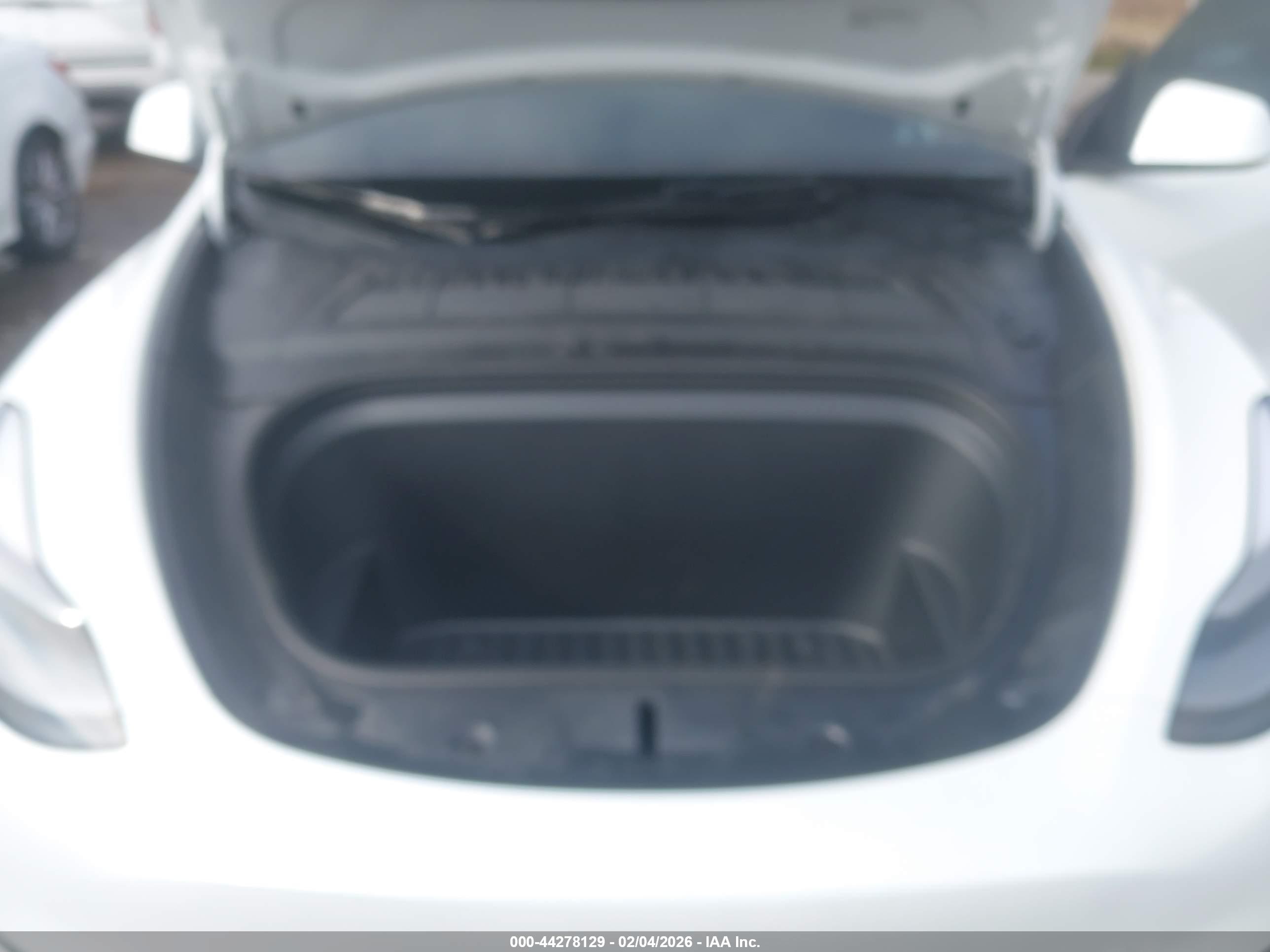 TESLA MODEL image 10