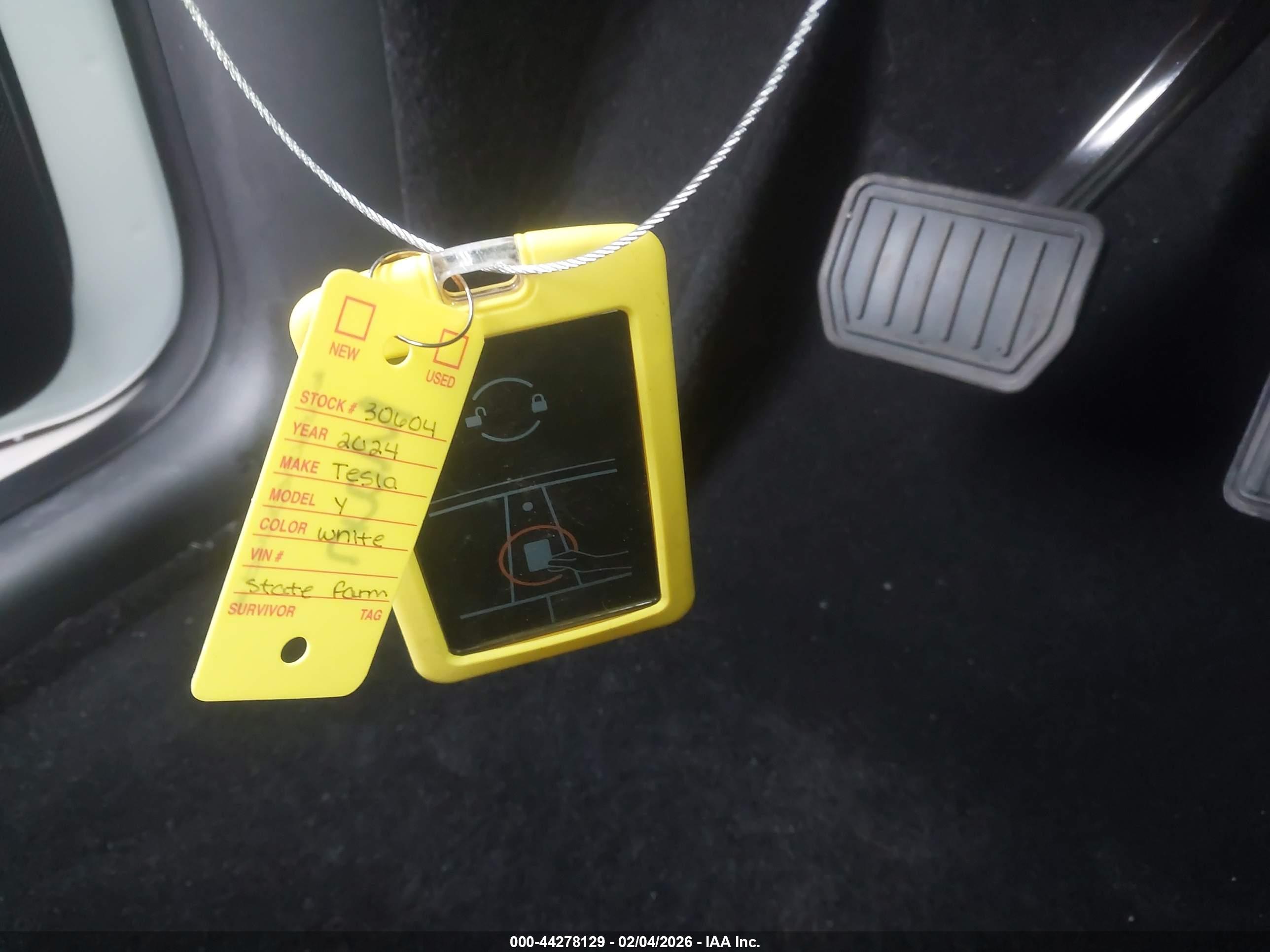 TESLA MODEL image 11