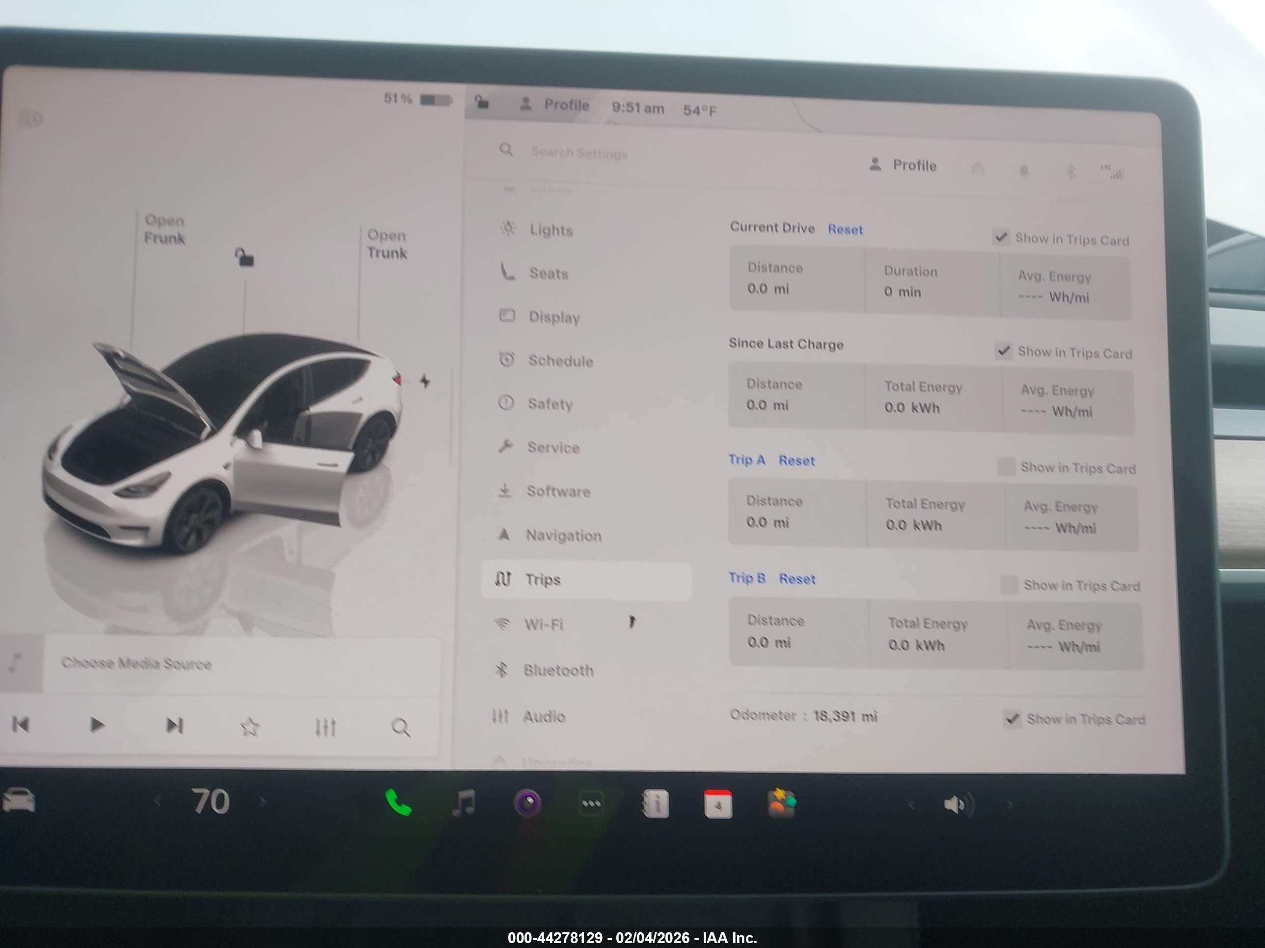 TESLA MODEL image 7