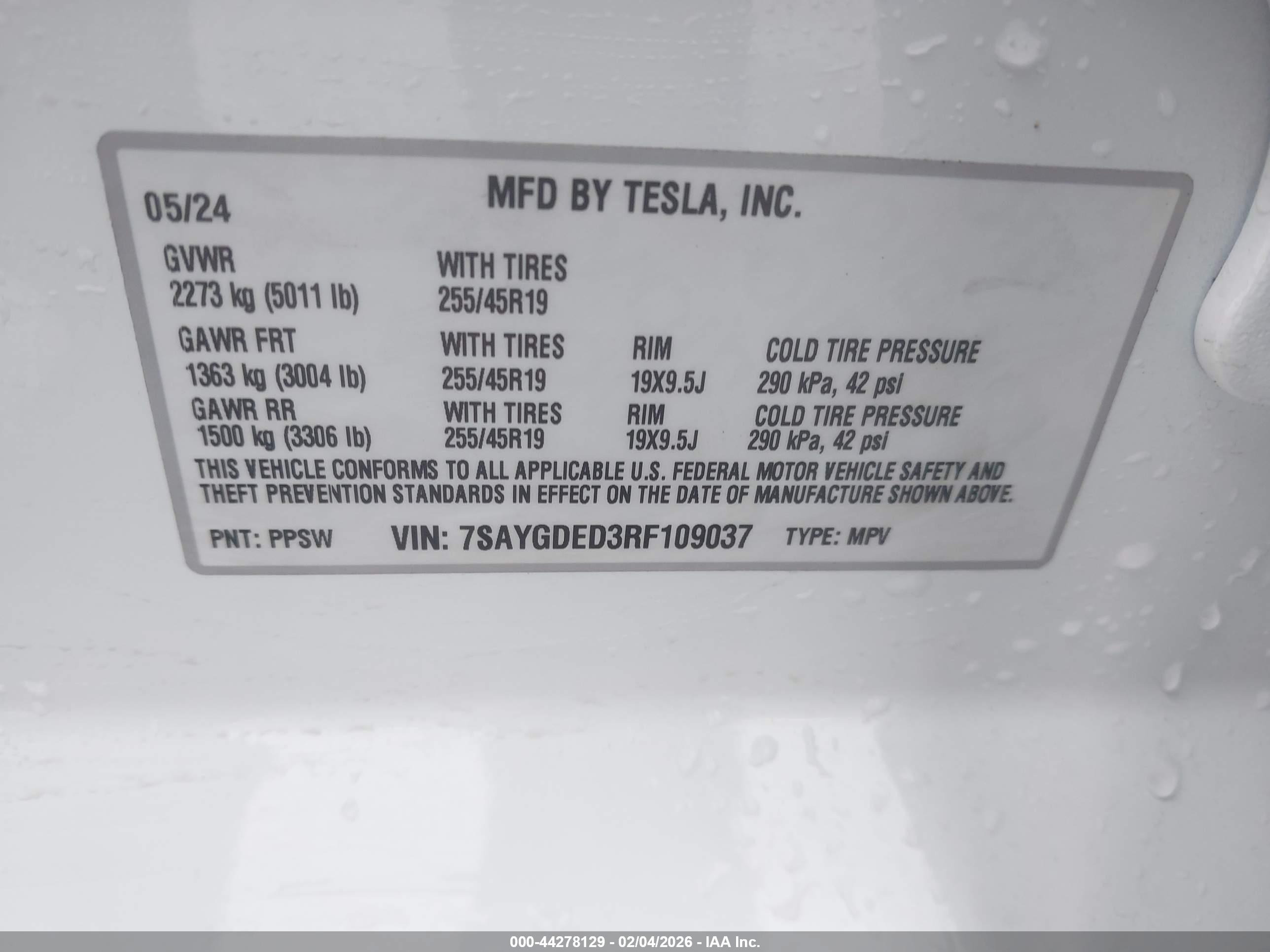 TESLA MODEL image 9