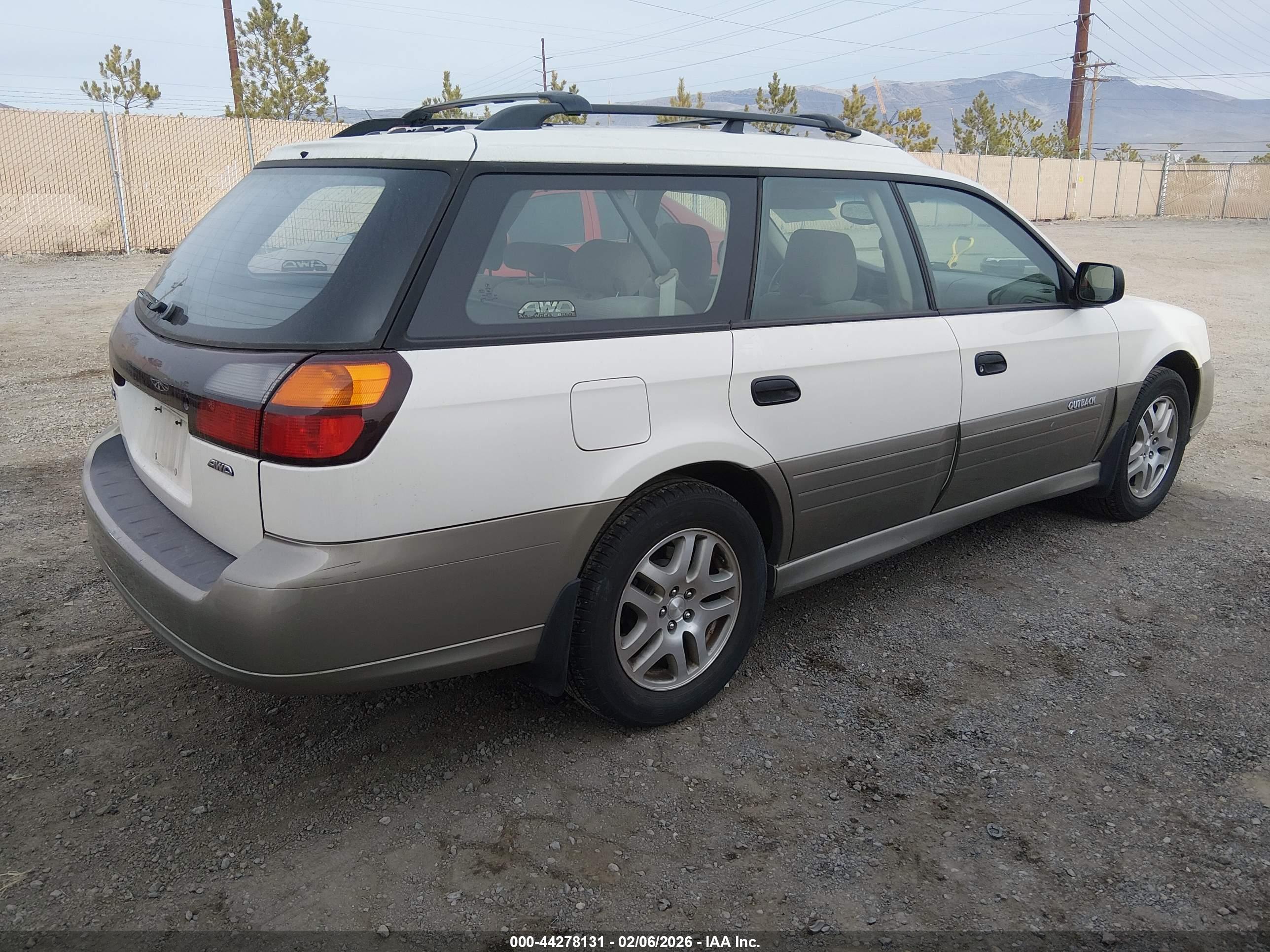 SUBARU OUTBACK image 4