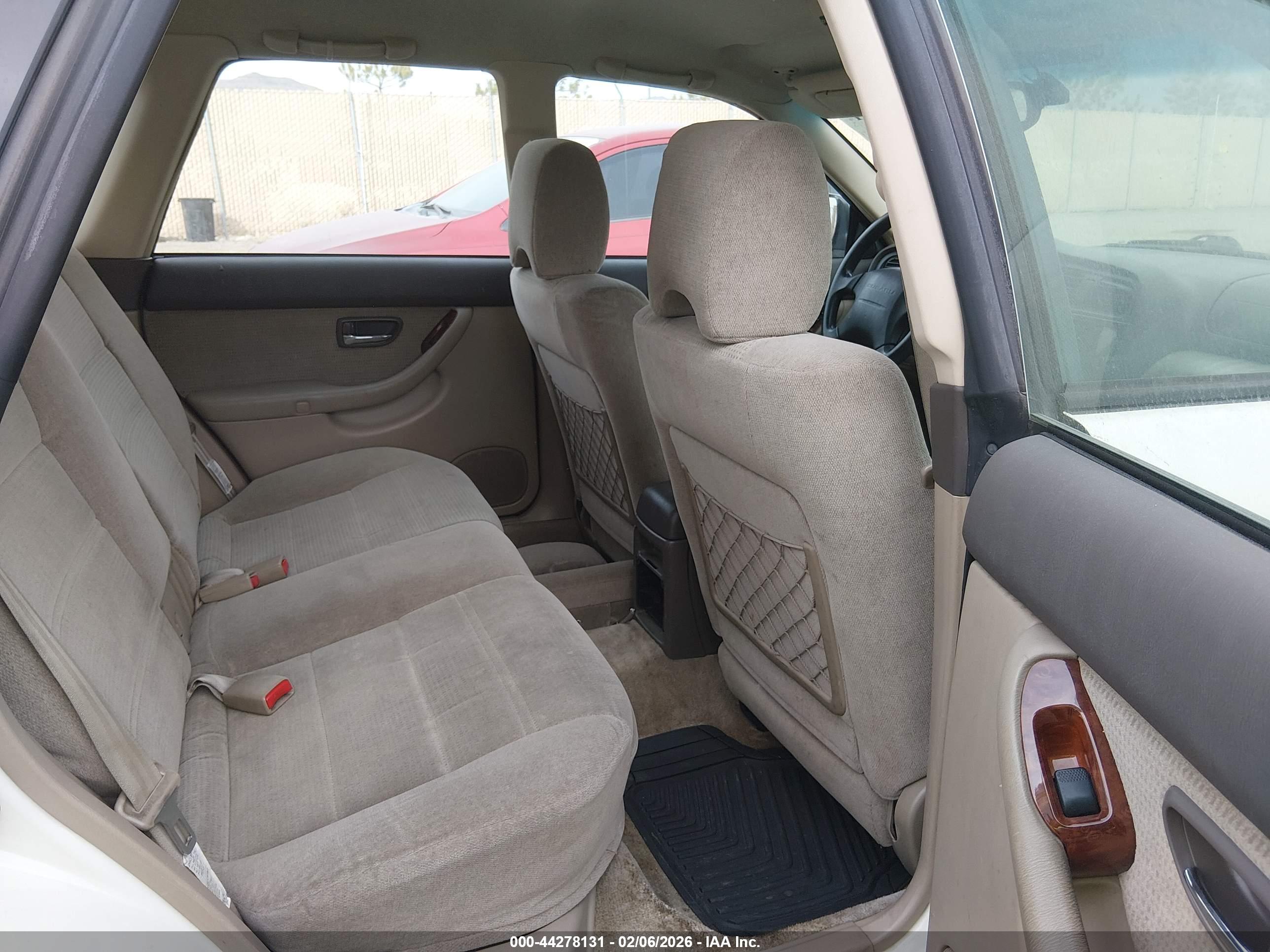 SUBARU OUTBACK image 5