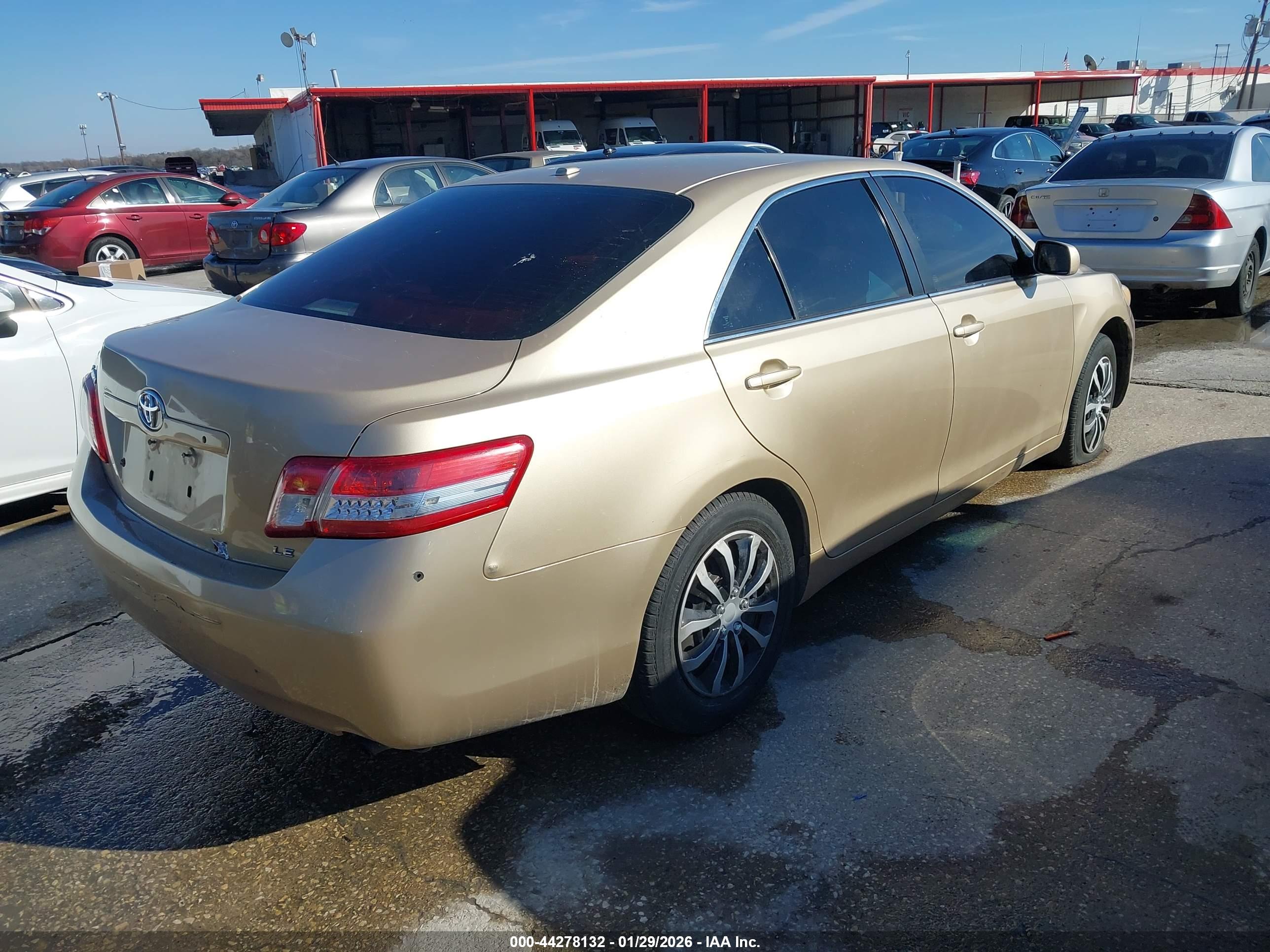 TOYOTA CAMRY image 4