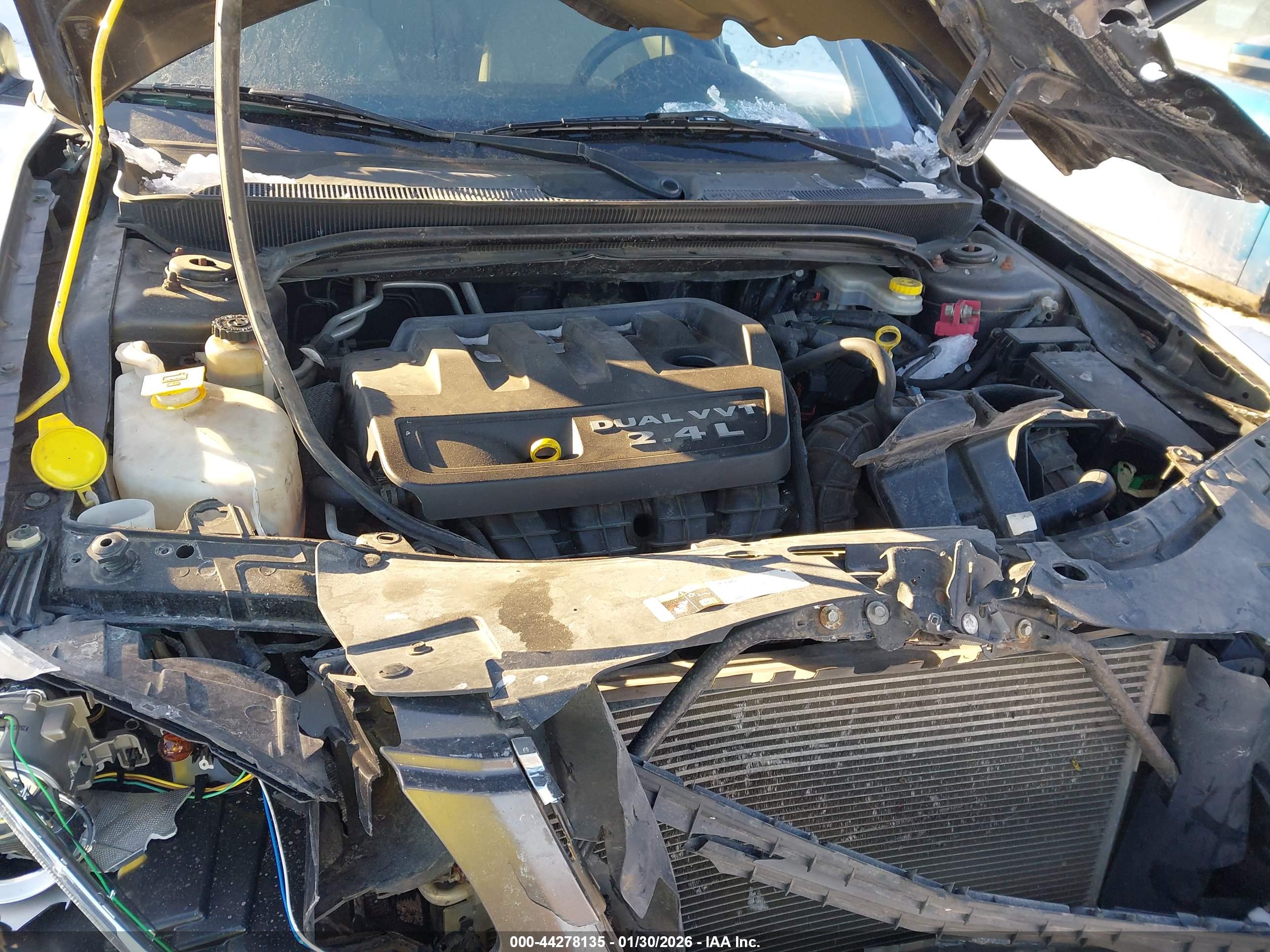 CHRYSLER 200 image 10