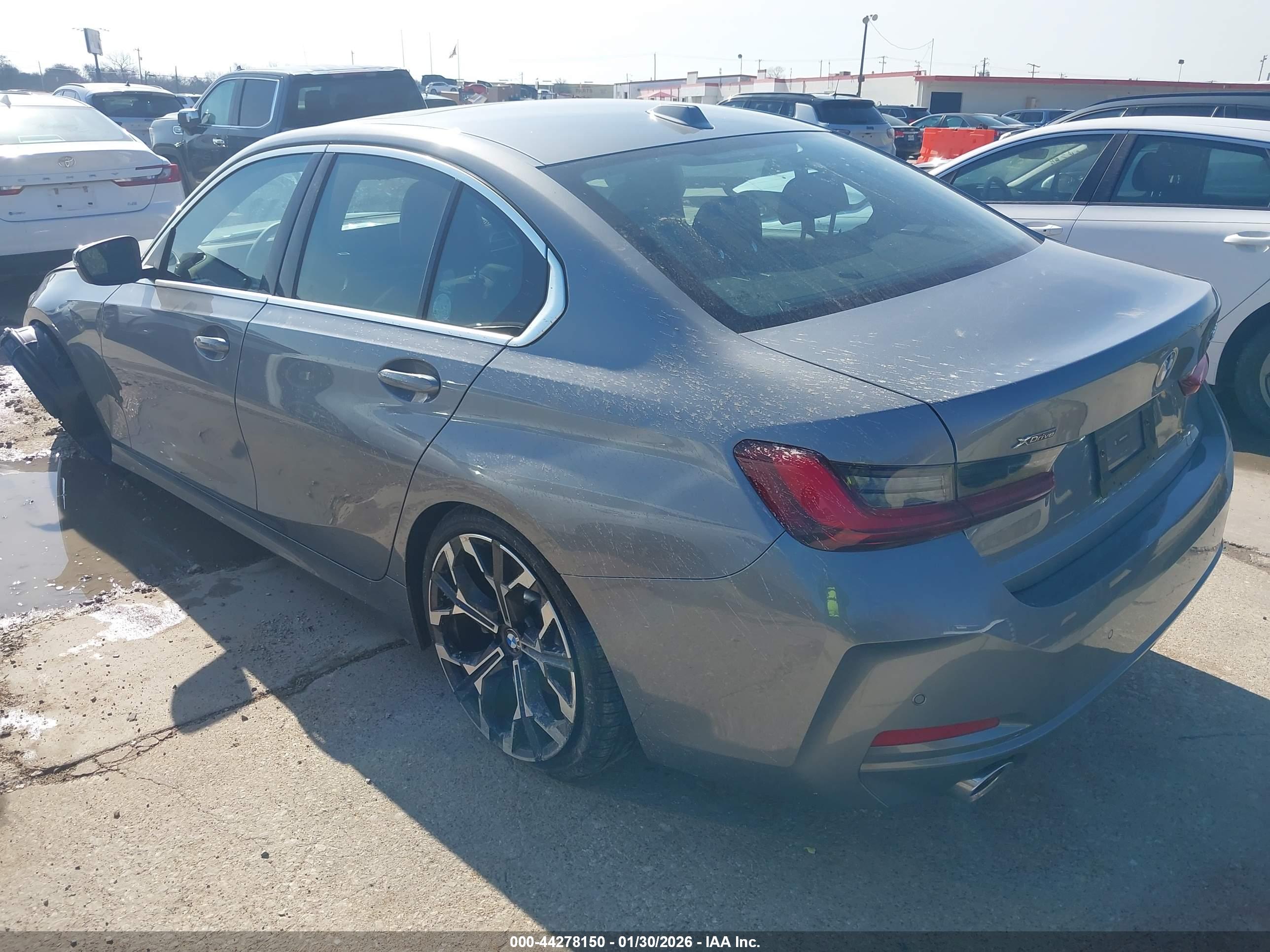 BMW 330I image 3