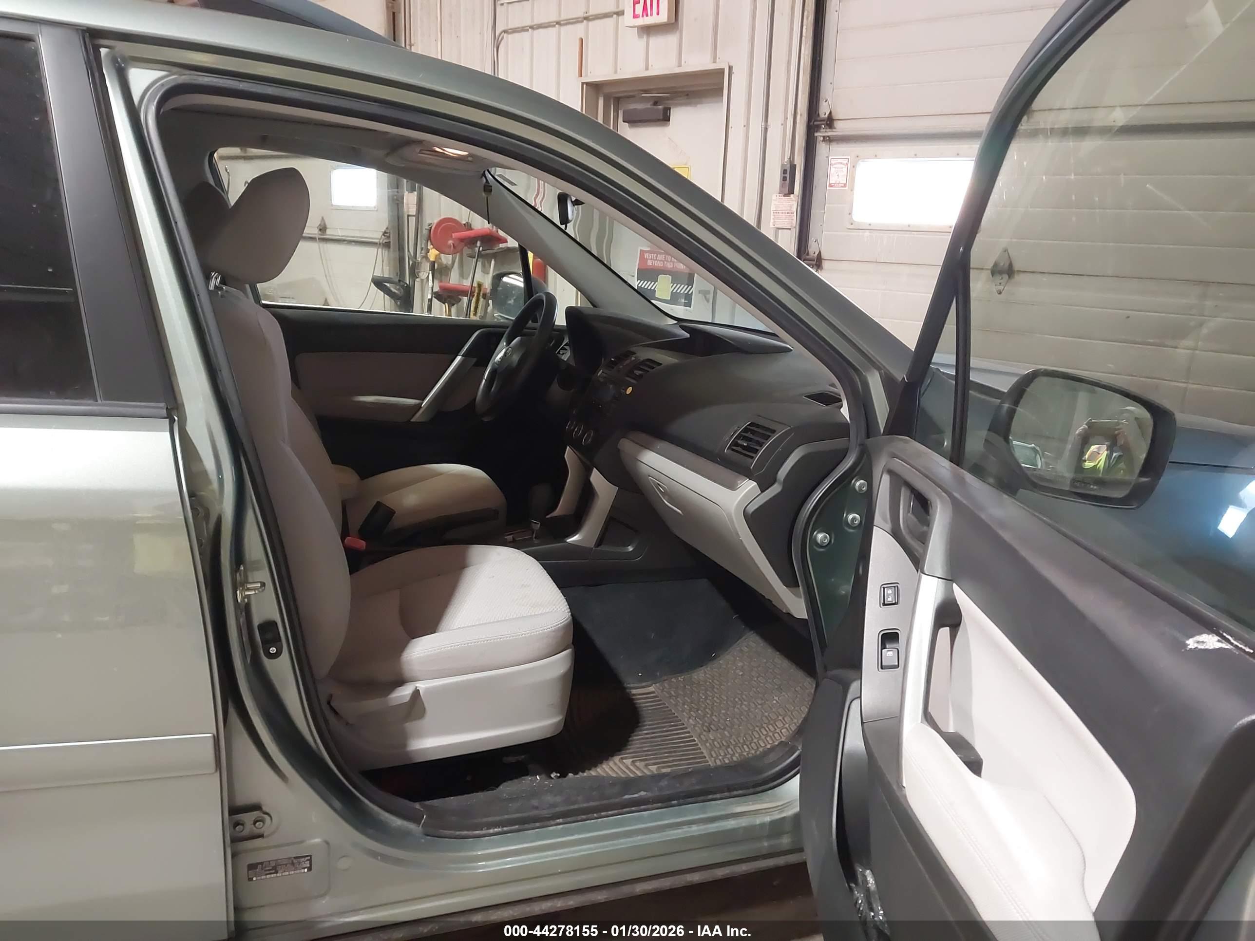 SUBARU FORESTER image 5