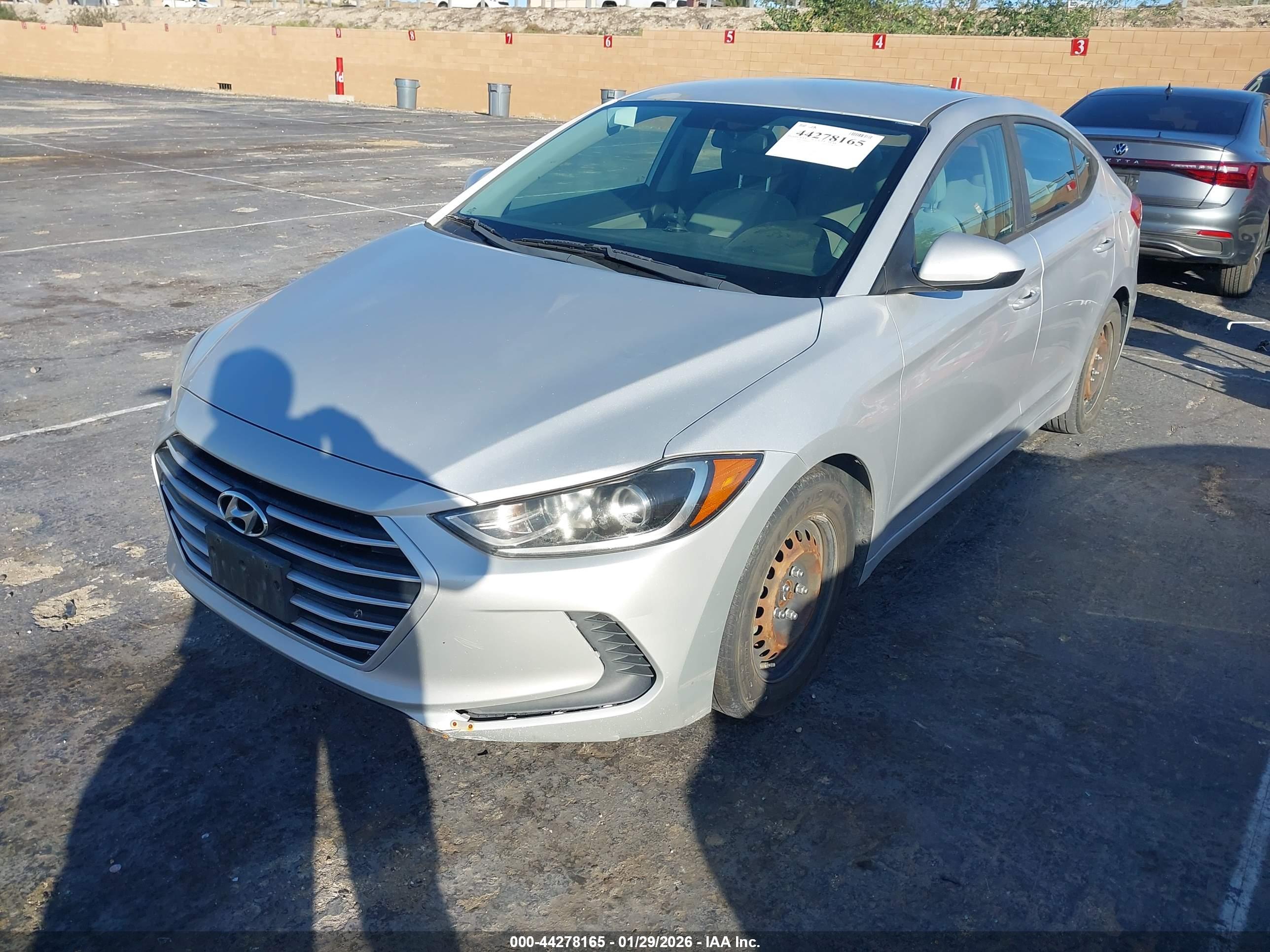 HYUNDAI ELANTRA image 2