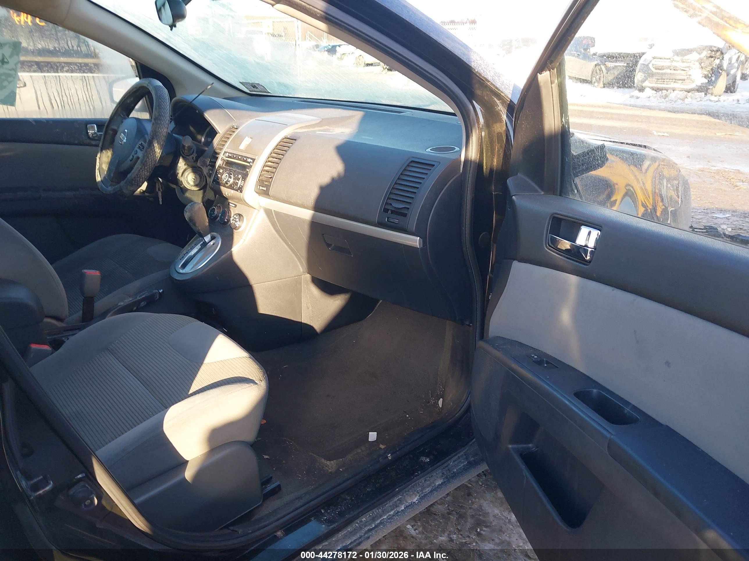 NISSAN SENTRA image 5