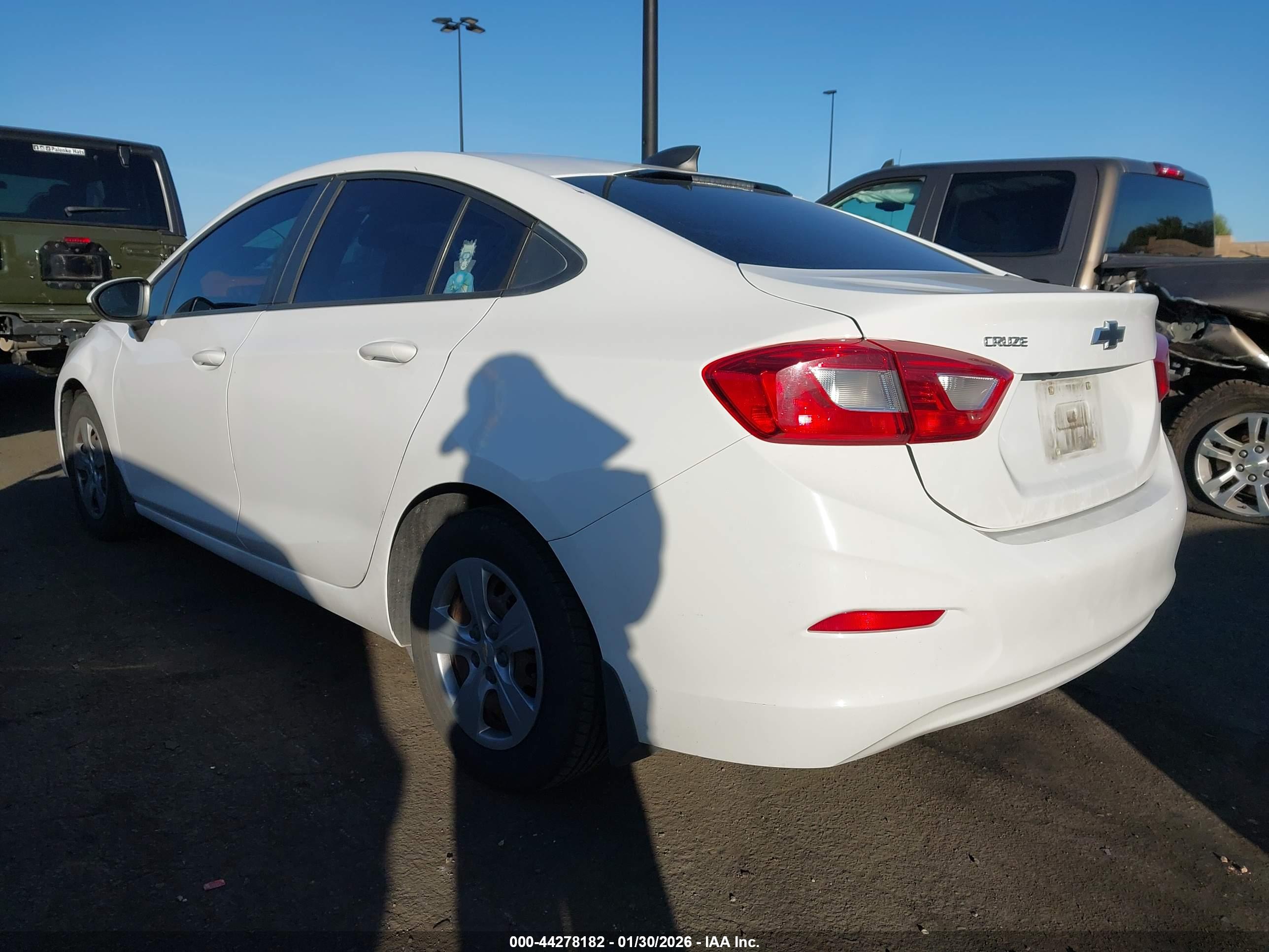 CHEVROLET CRUZE image 3