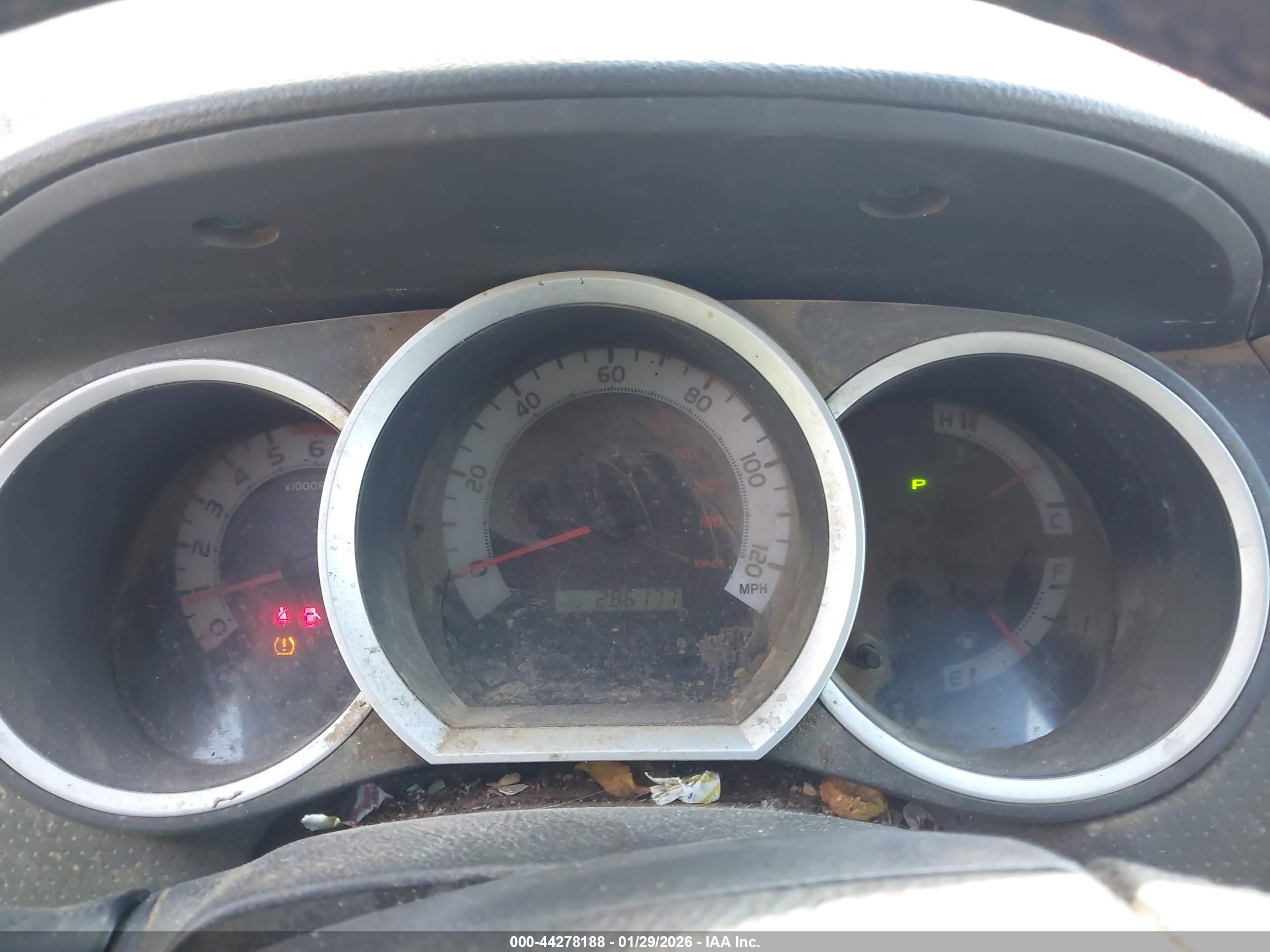 TOYOTA TACOMA image 7