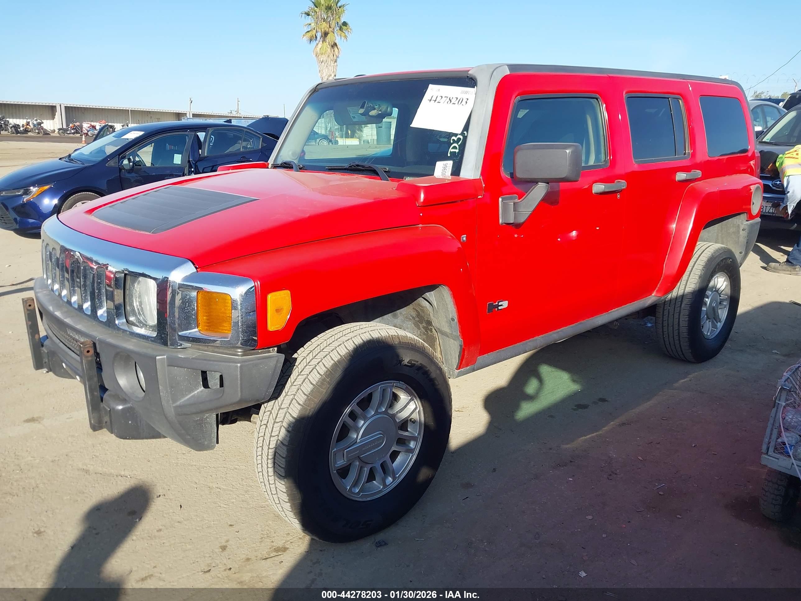 HUMMER H3 image 2