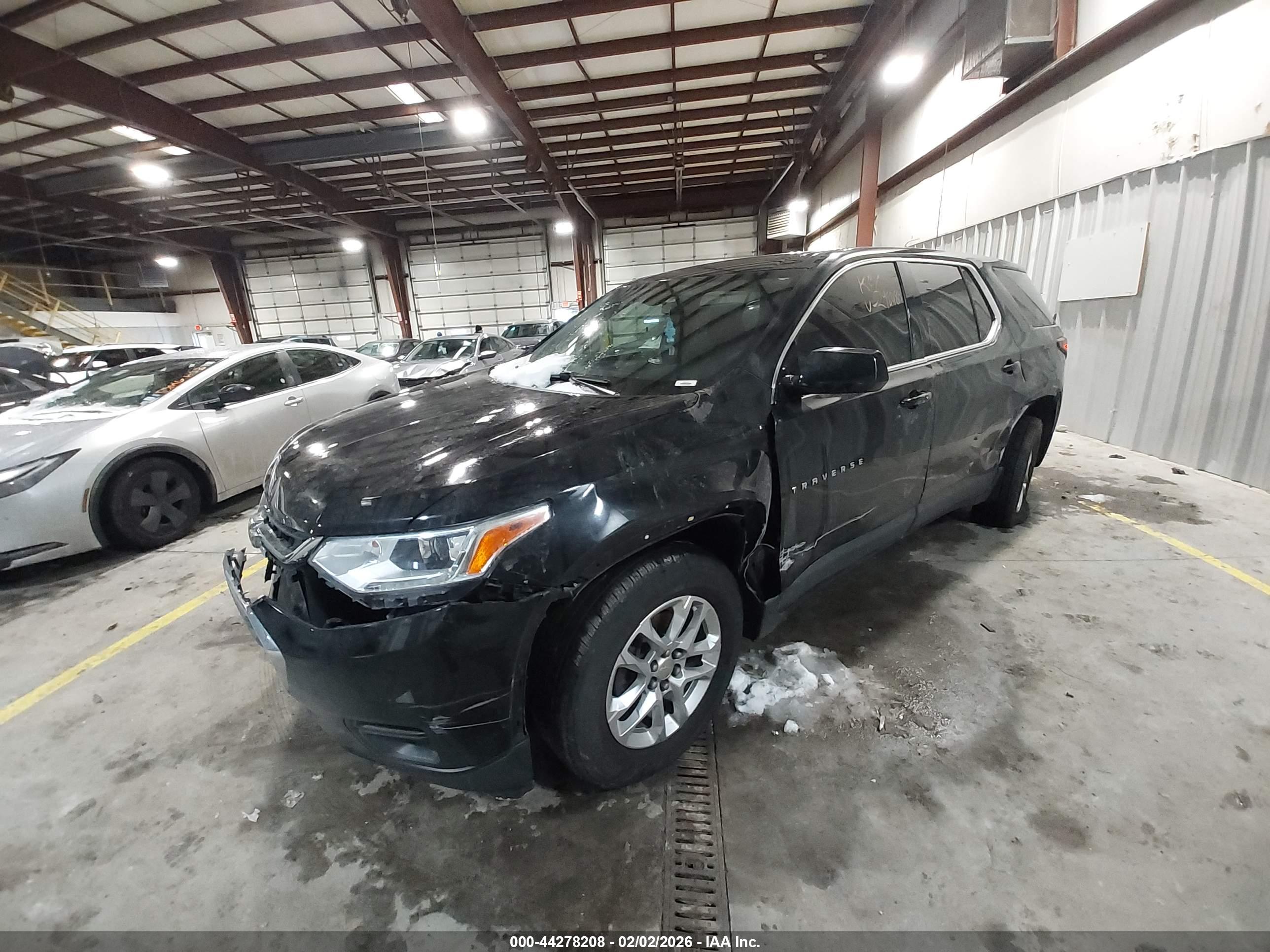 CHEVROLET TRAVERSE image 2
