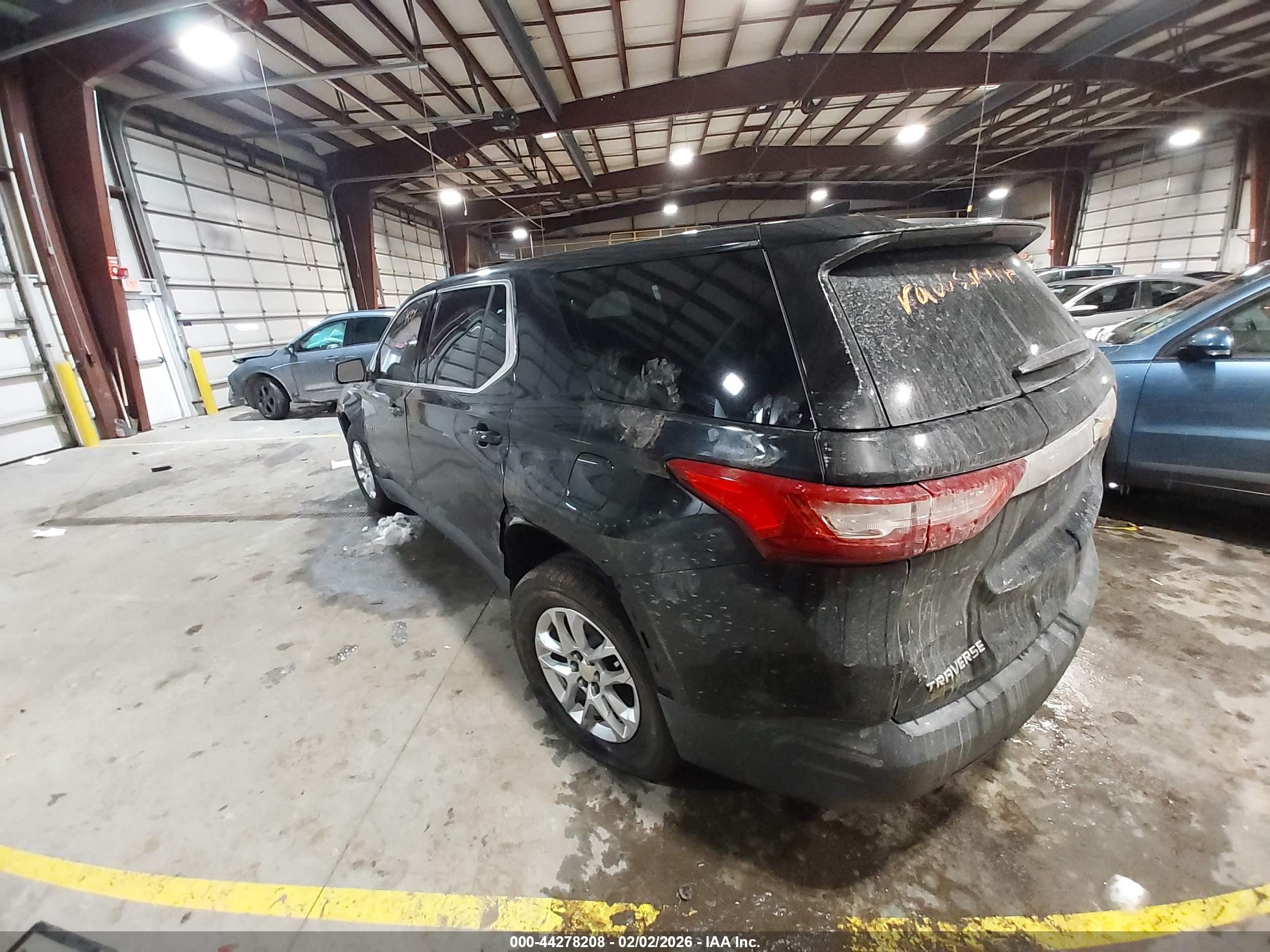 CHEVROLET TRAVERSE image 3