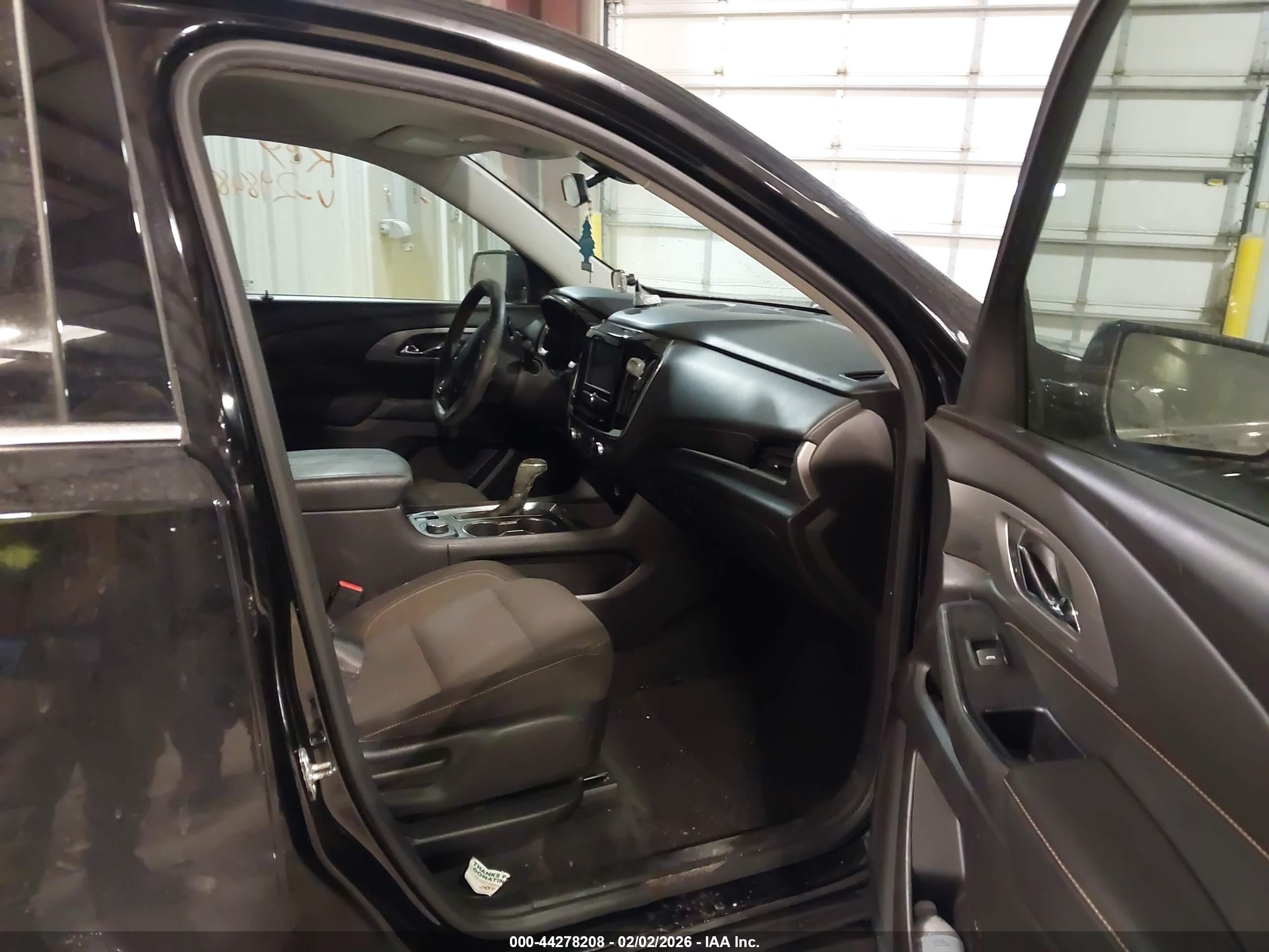 CHEVROLET TRAVERSE image 5