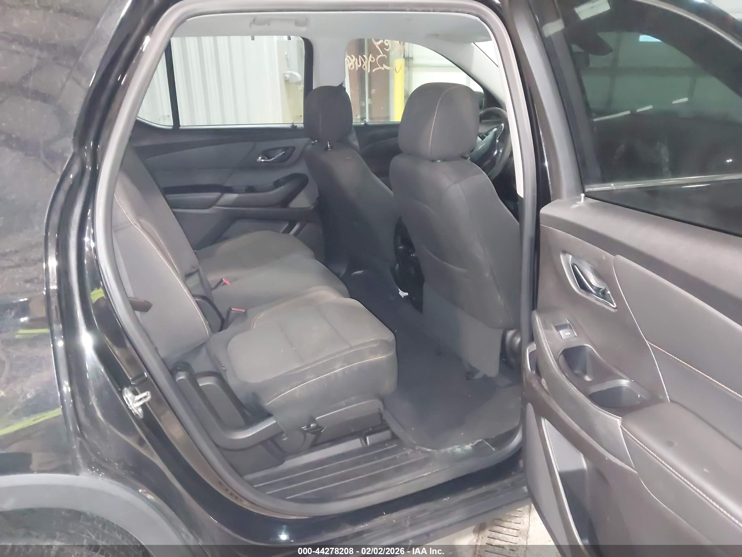 CHEVROLET TRAVERSE image 8