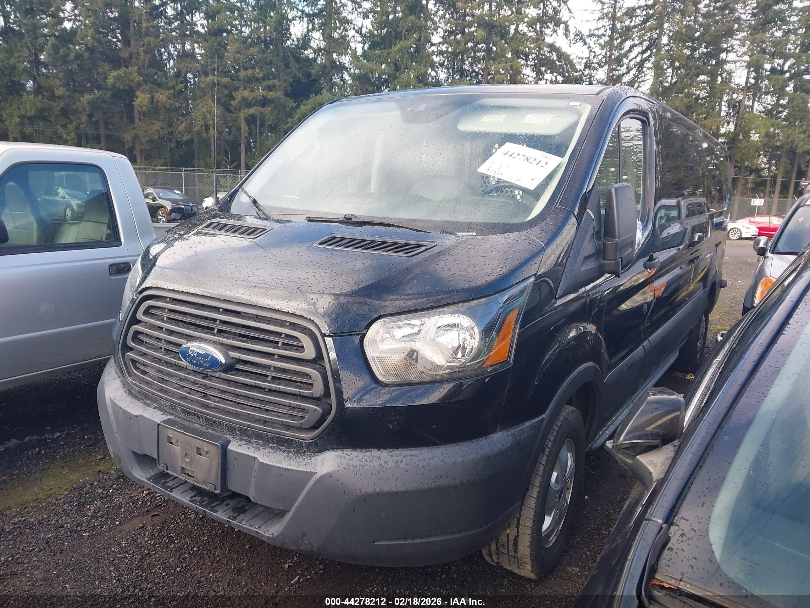 FORD TRANSIT-250 image 2