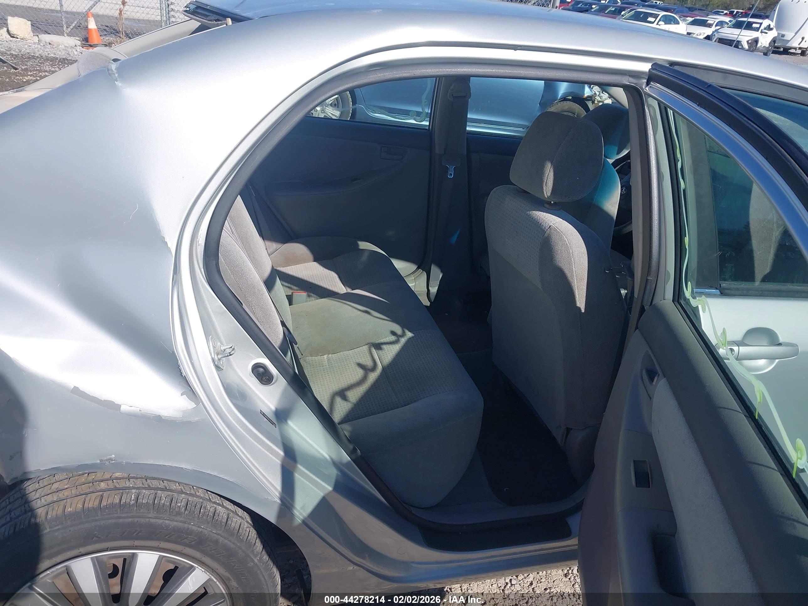 TOYOTA COROLLA image 8