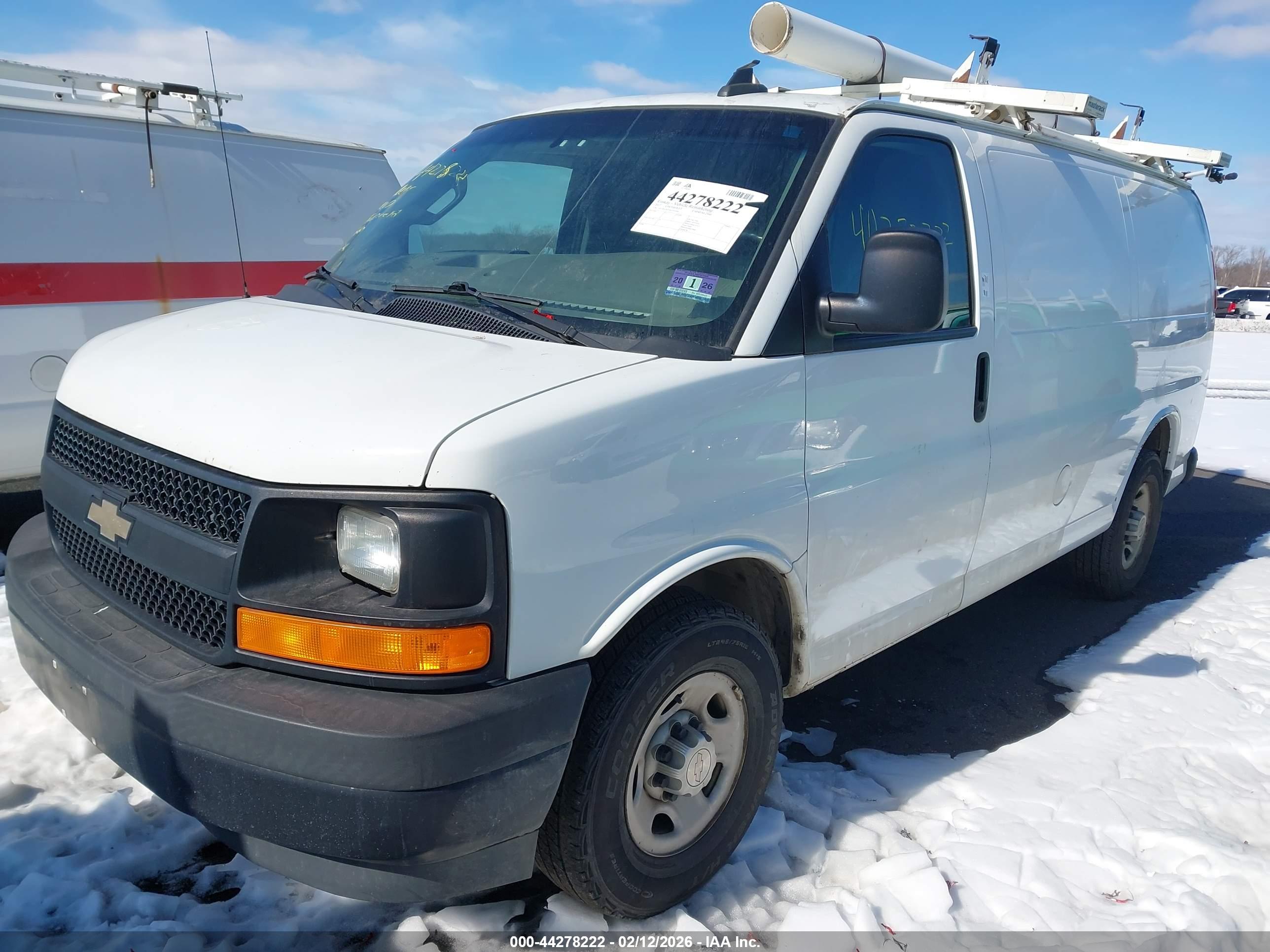 CHEVROLET EXPRESS image 2