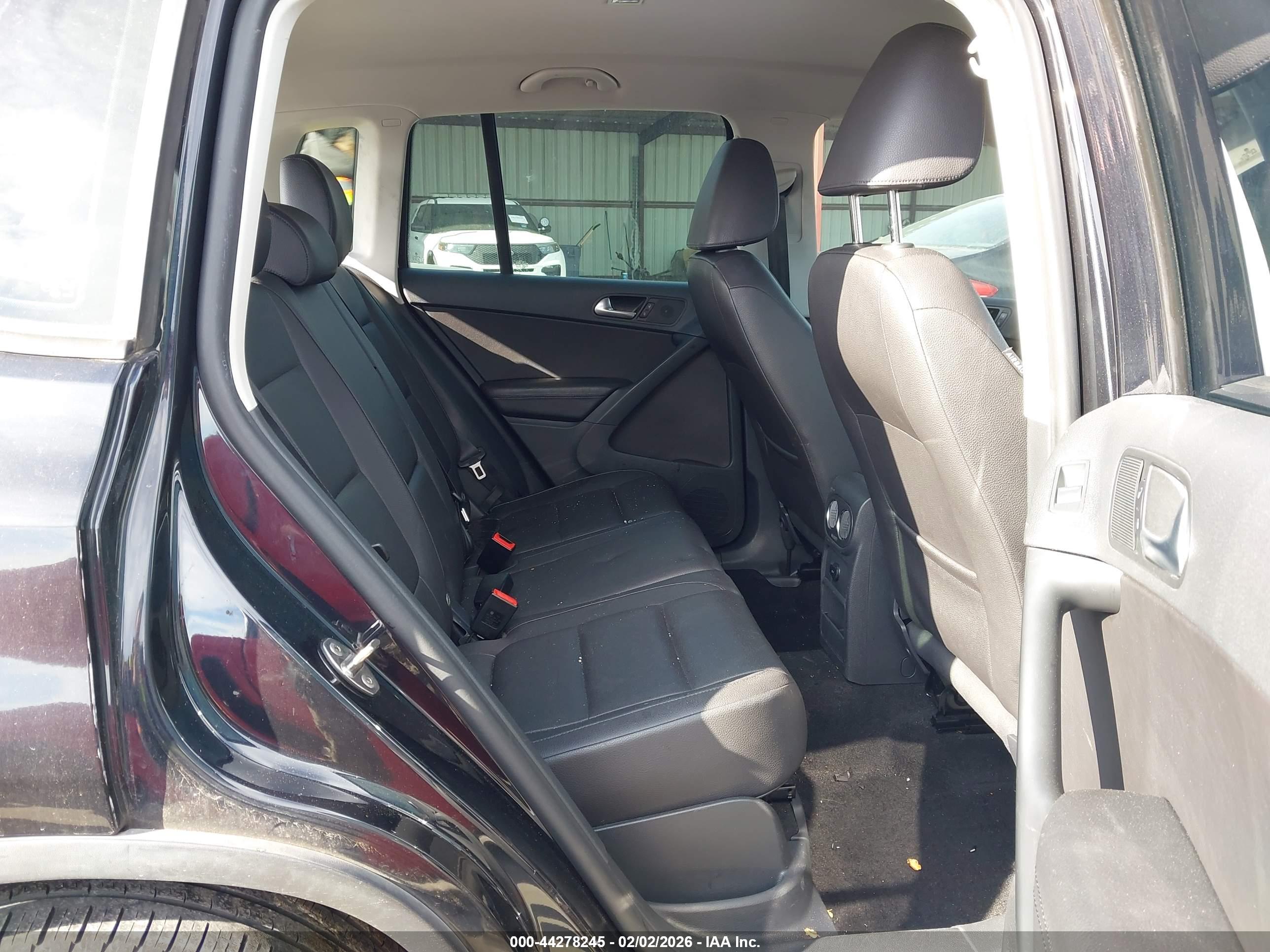 VOLKSWAGEN TIGUAN image 8