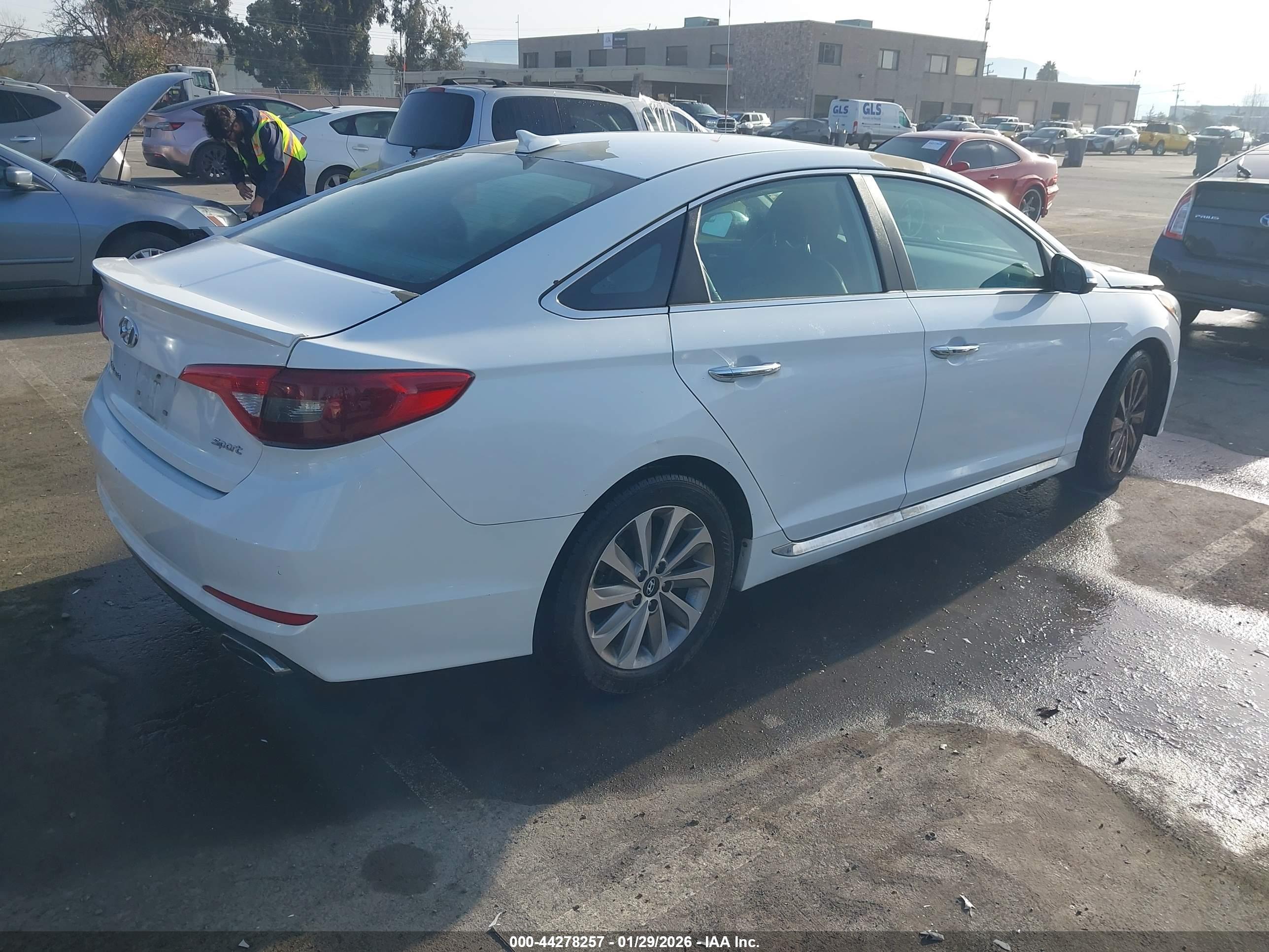 HYUNDAI SONATA image 4