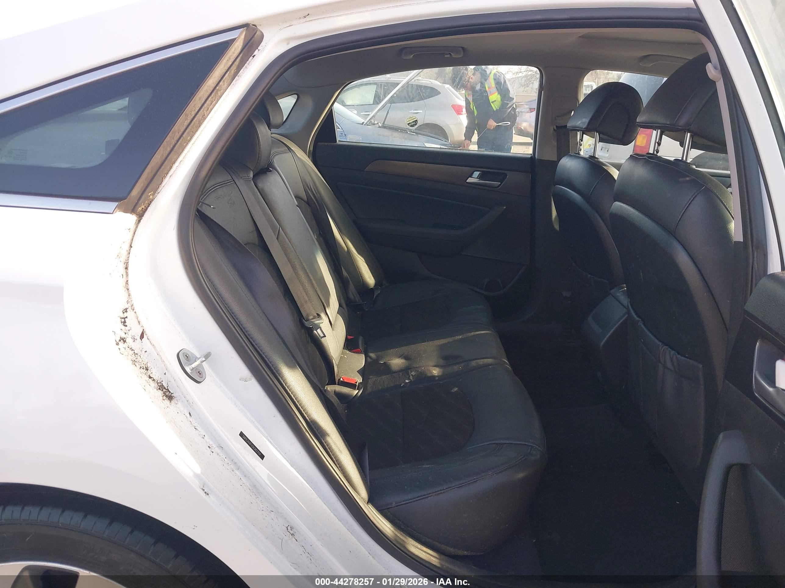 HYUNDAI SONATA image 8