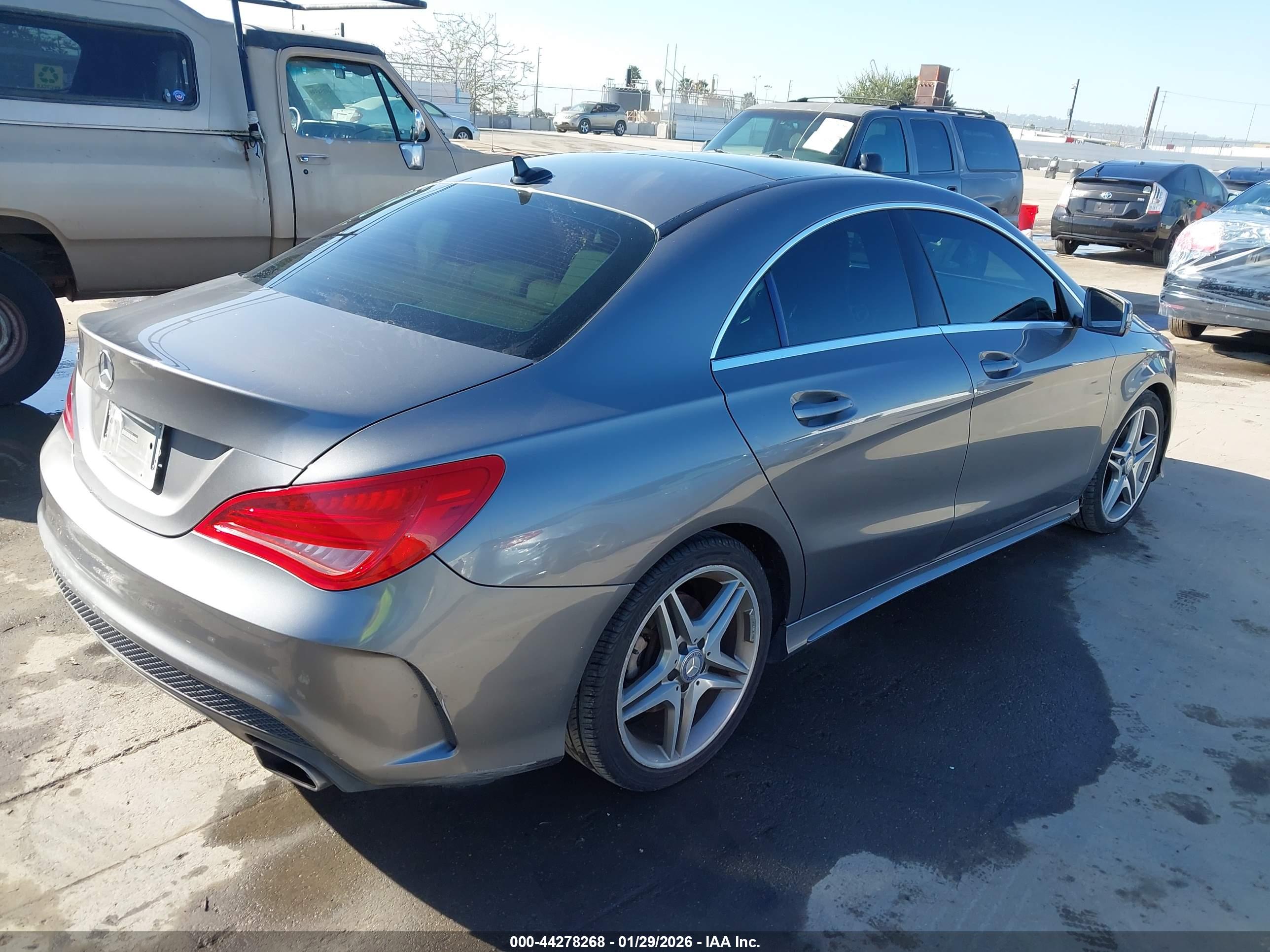 MERCEDES-BENZ CLA image 4