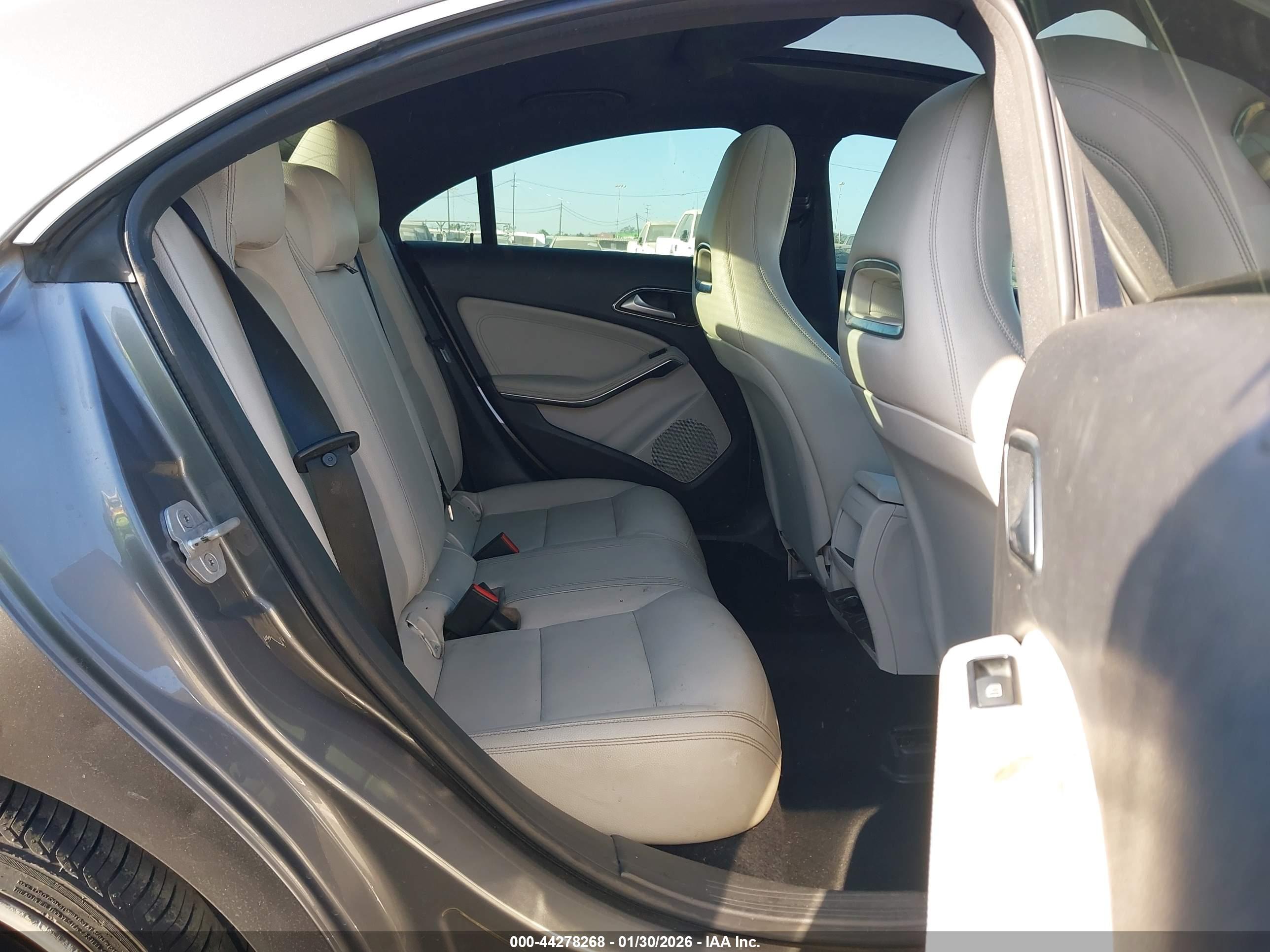 MERCEDES-BENZ CLA image 8