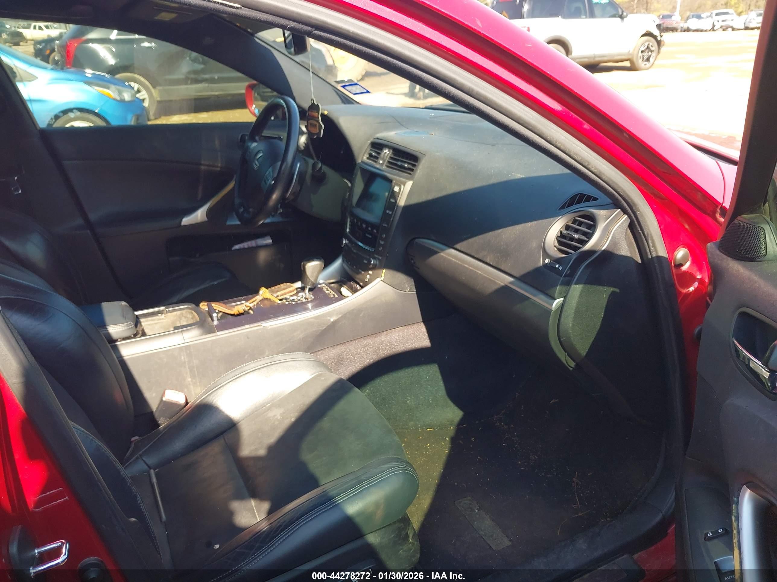 LEXUS IS image 5