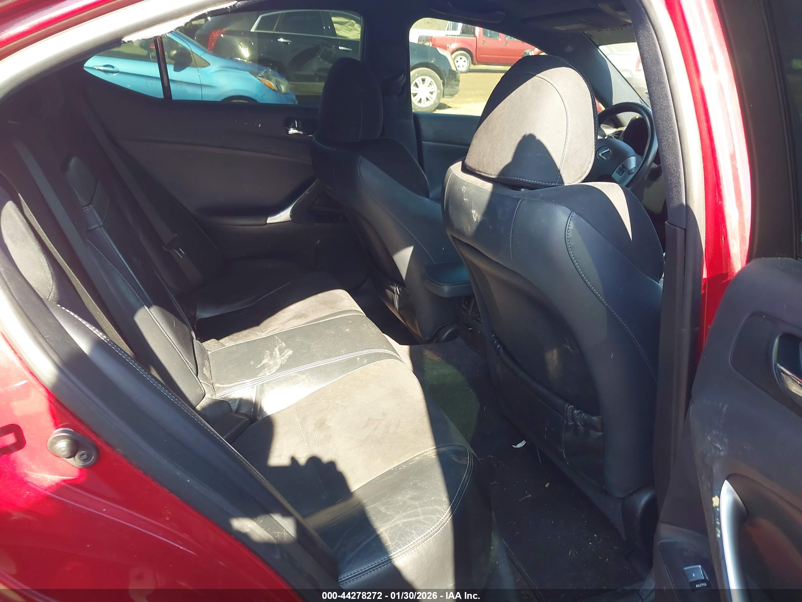 LEXUS IS image 8