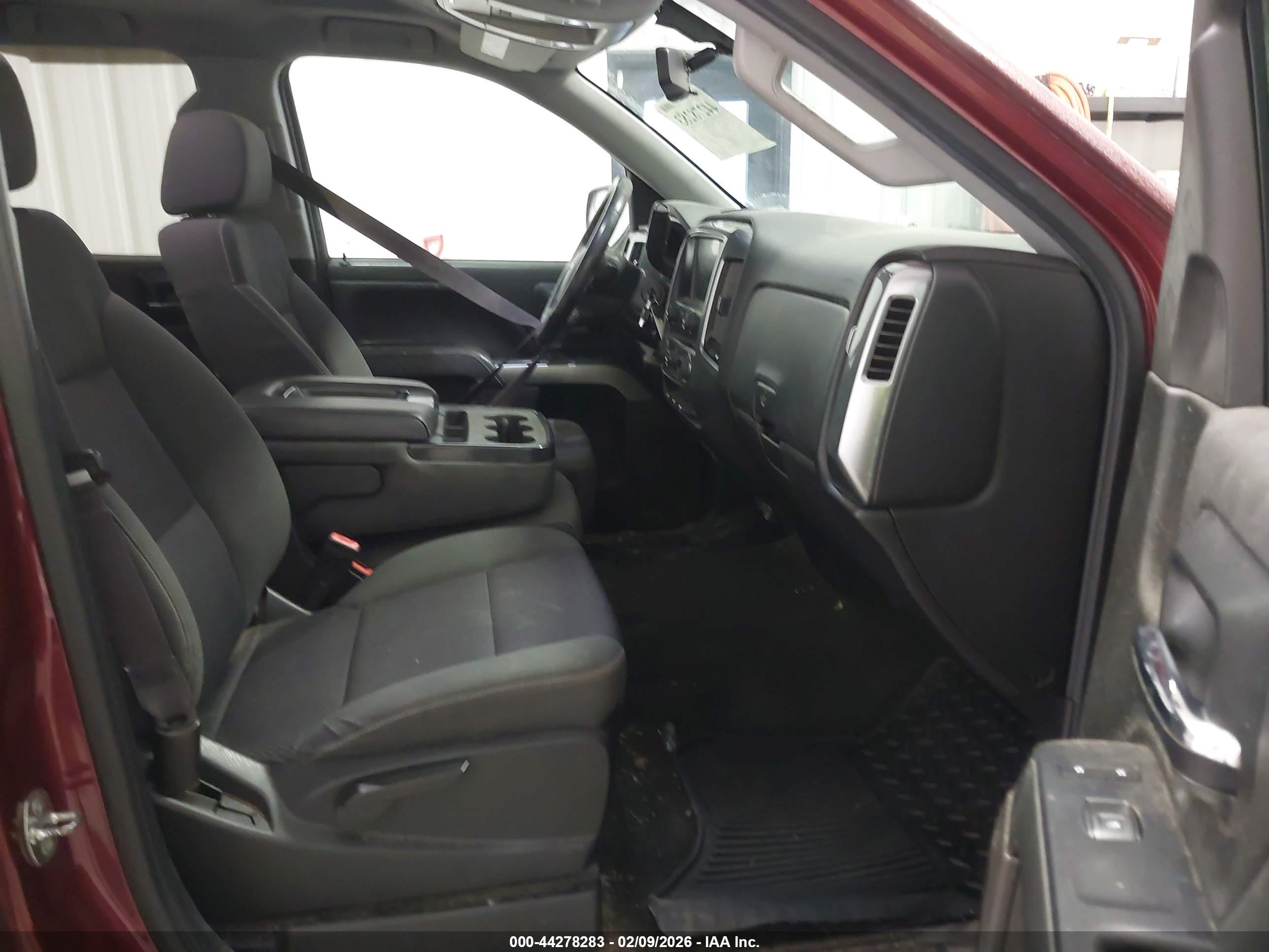 CHEVROLET SILVERADO image 5