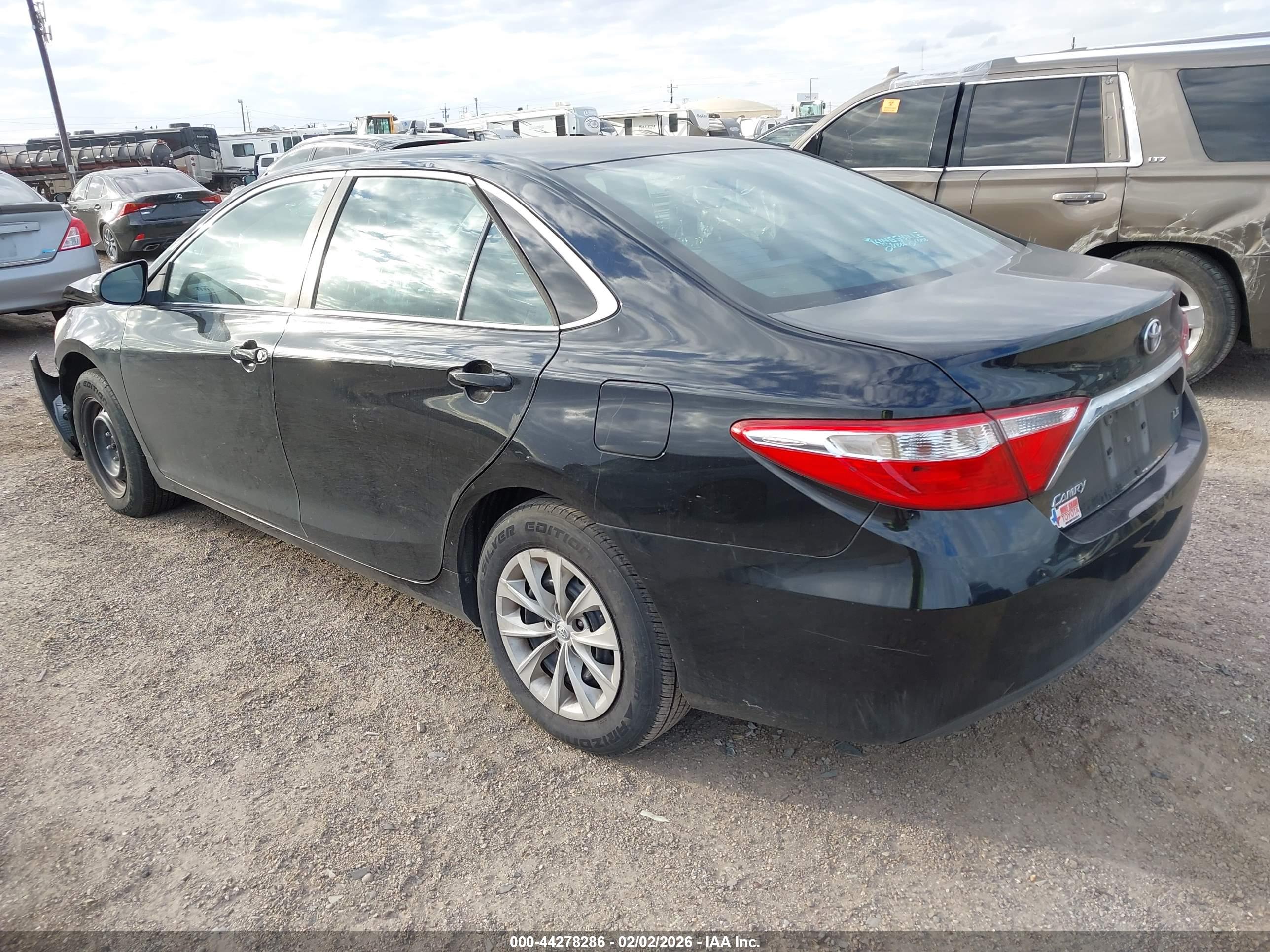 TOYOTA CAMRY image 3