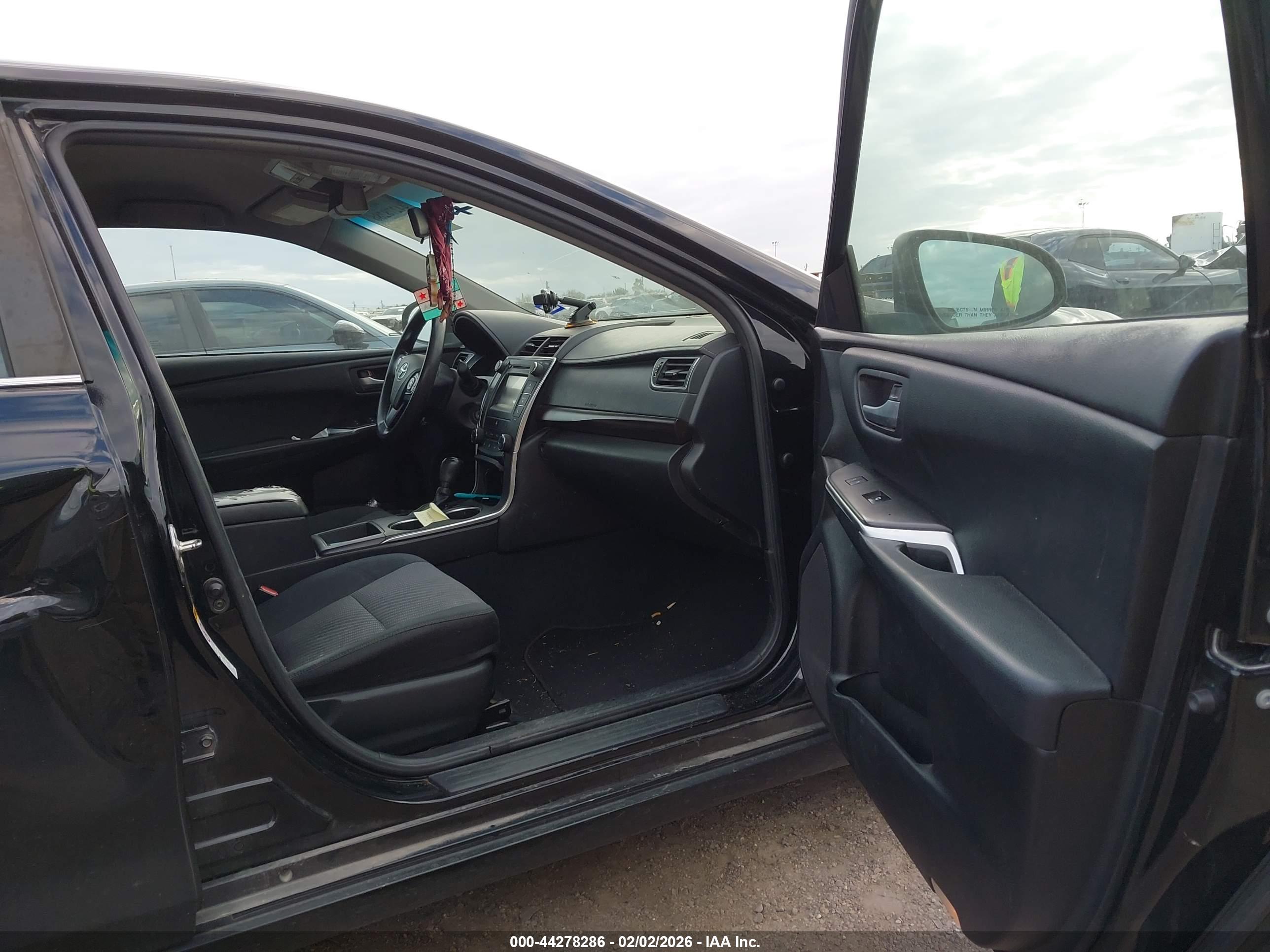TOYOTA CAMRY image 5